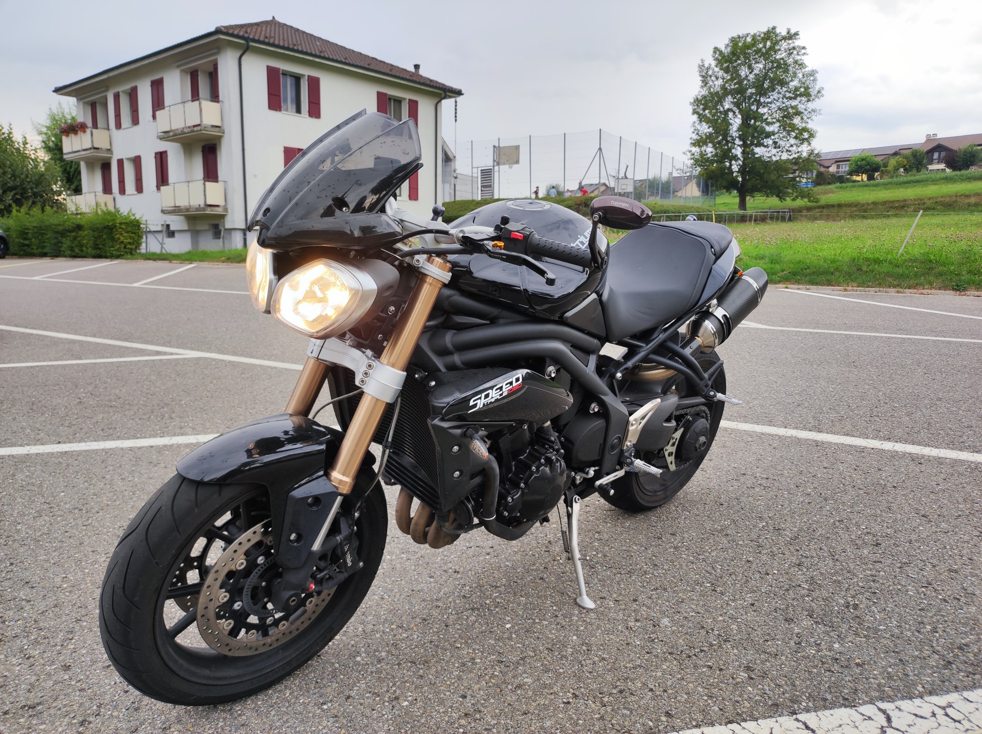 TRIUMPH Speed Triple 1050 ABS-image-1
