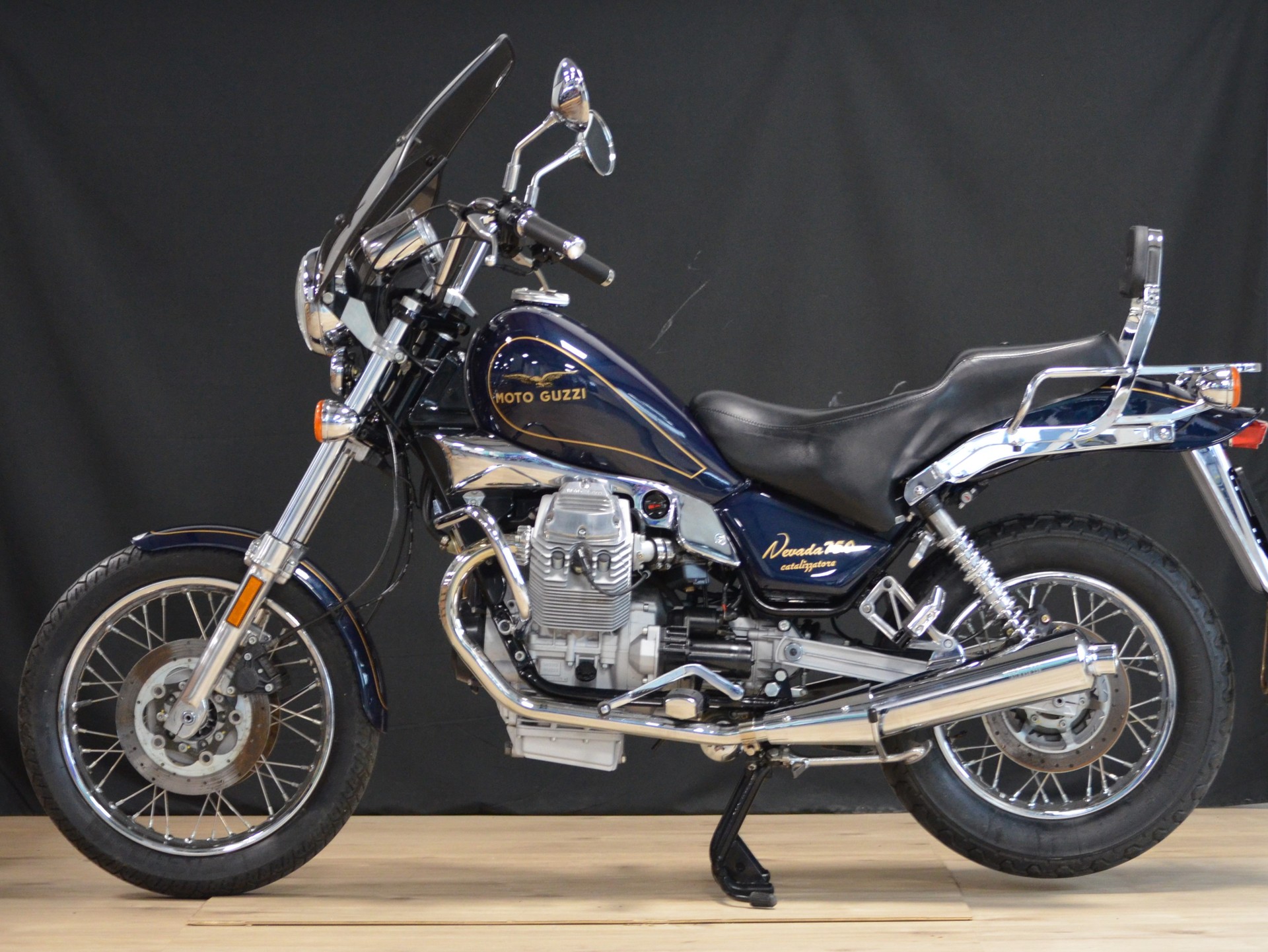MOTO GUZZI Nevada 750 C-showroom-element-2