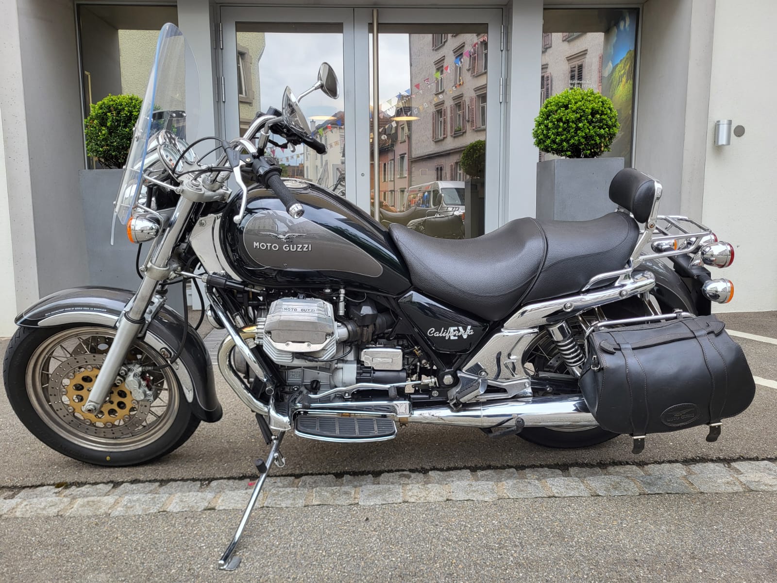 MOTO GUZZI California 1100 EV-showroom-element-2