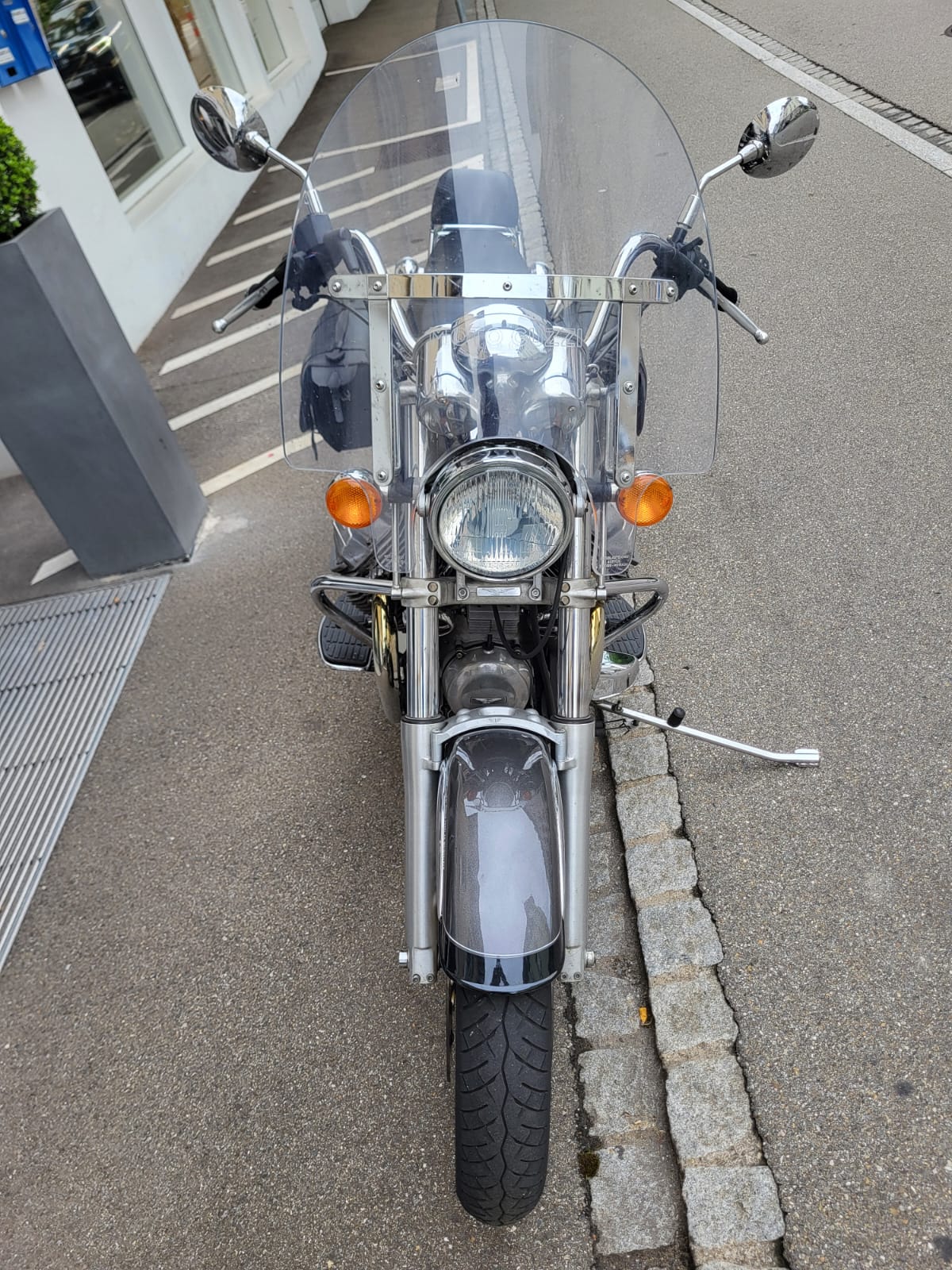 MOTO GUZZI California 1100 EV-showroom-element-3
