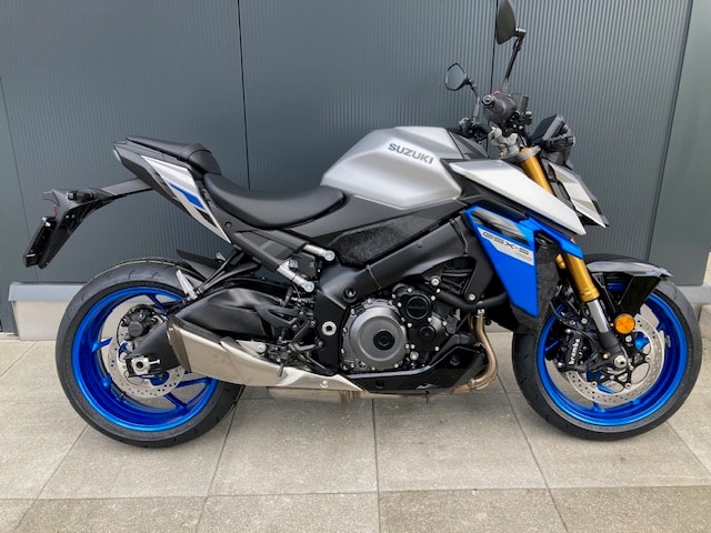SUZUKI 2025