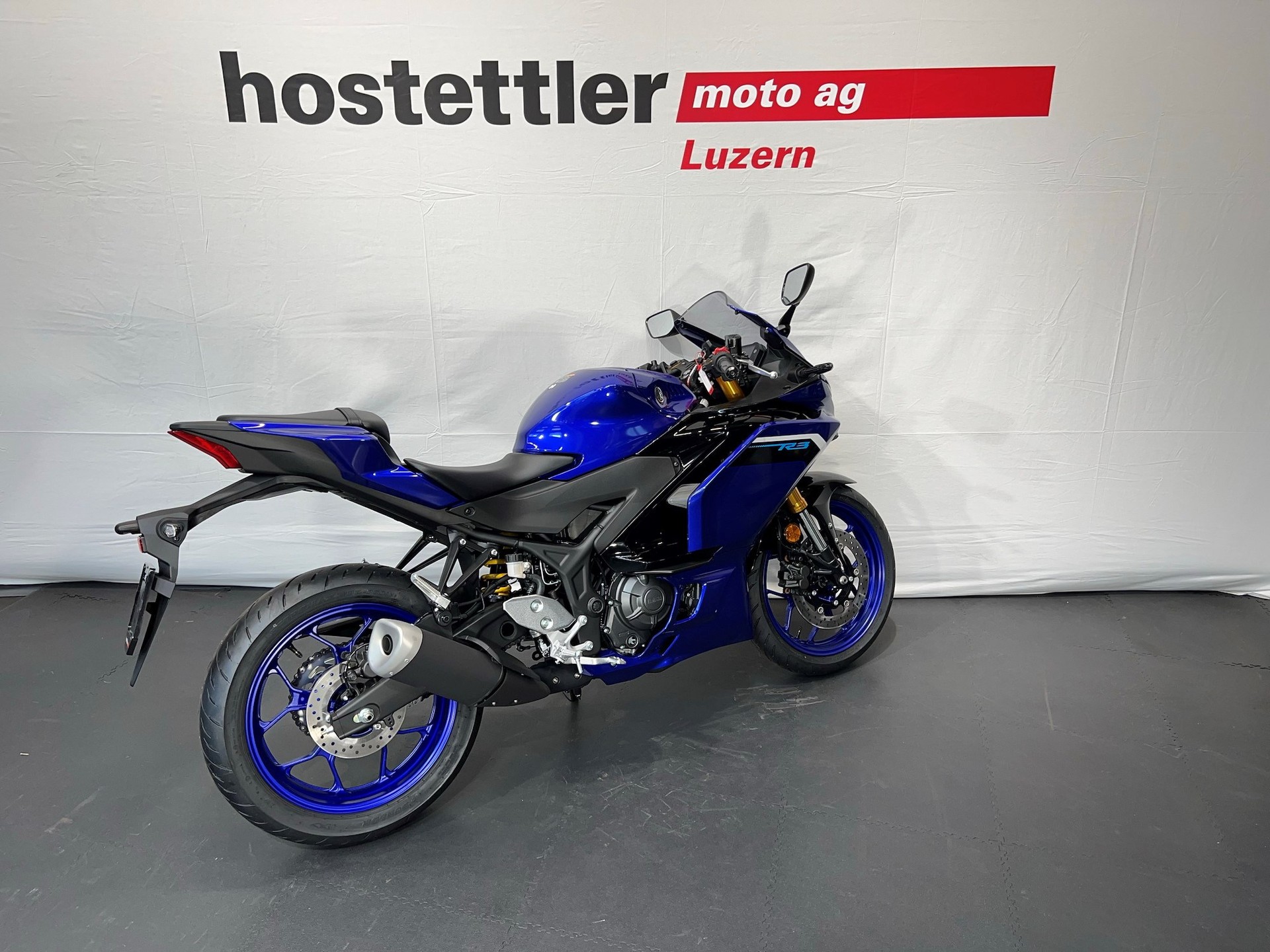 YAMAHA YZF-R3-showroom-element-2