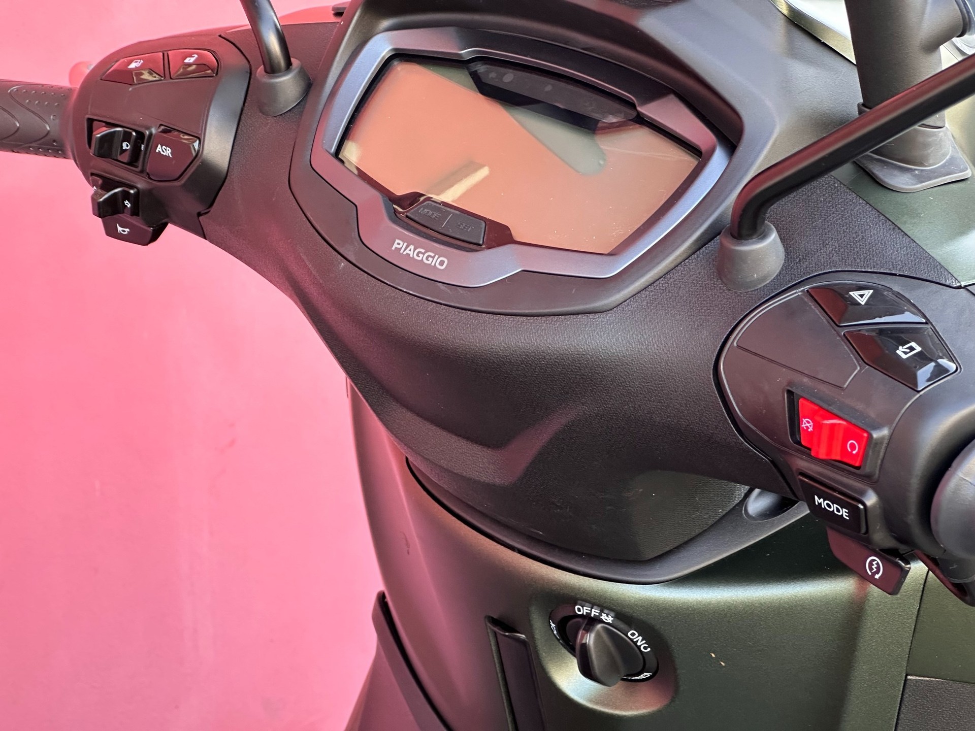 PIAGGIO Beverly 400 Sport-image-10