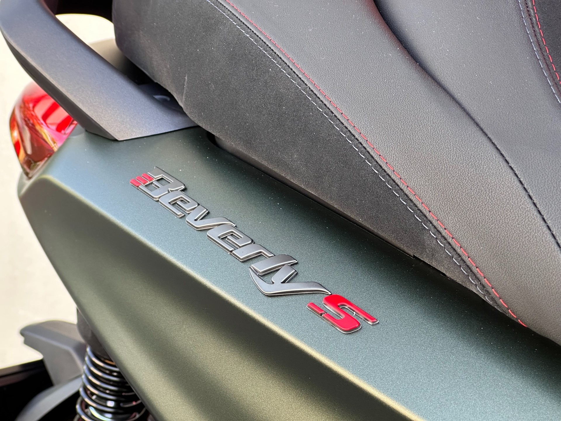 PIAGGIO Beverly 400 Sport-image-12