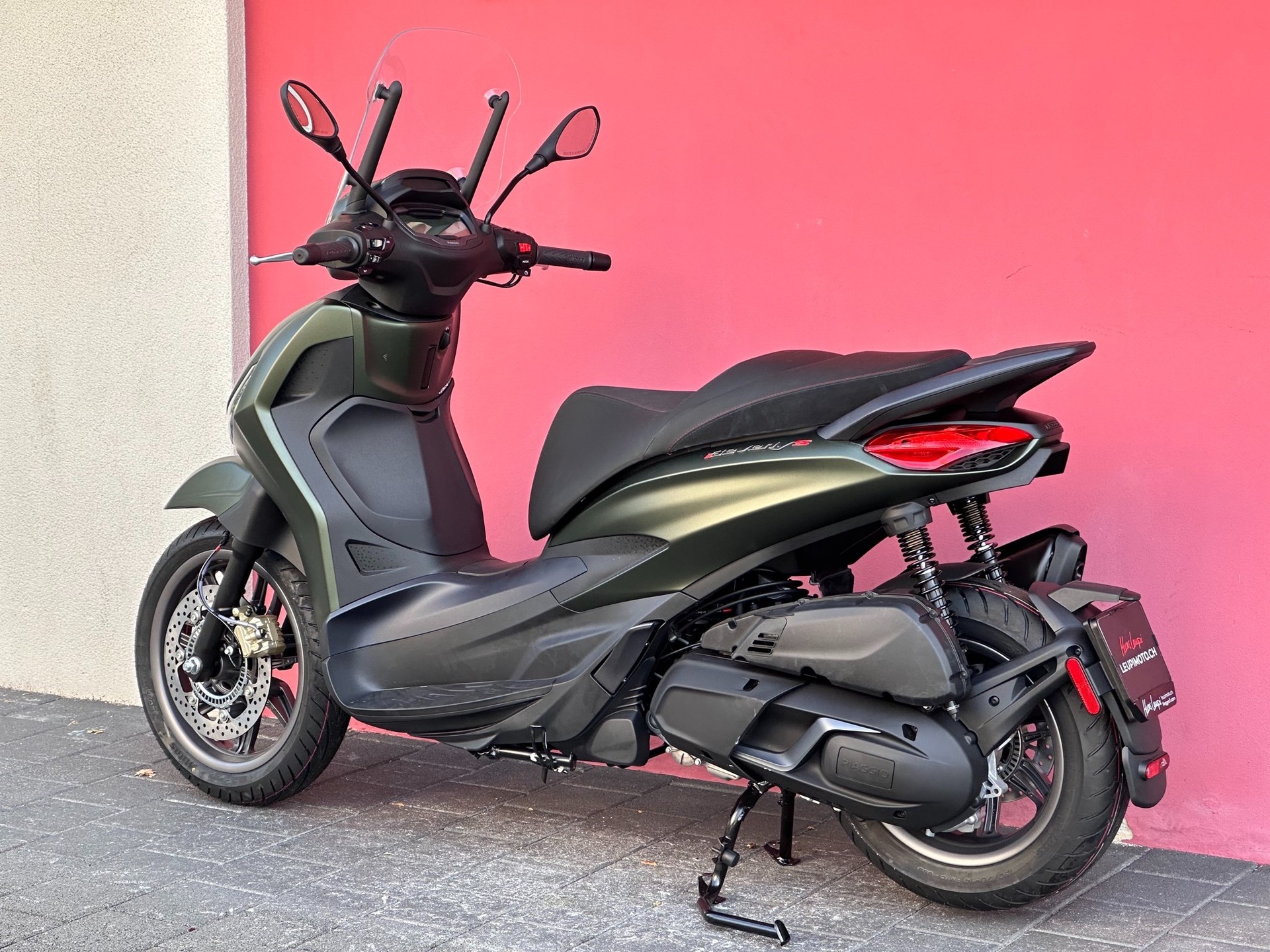 PIAGGIO Beverly 400 Sport-image-2