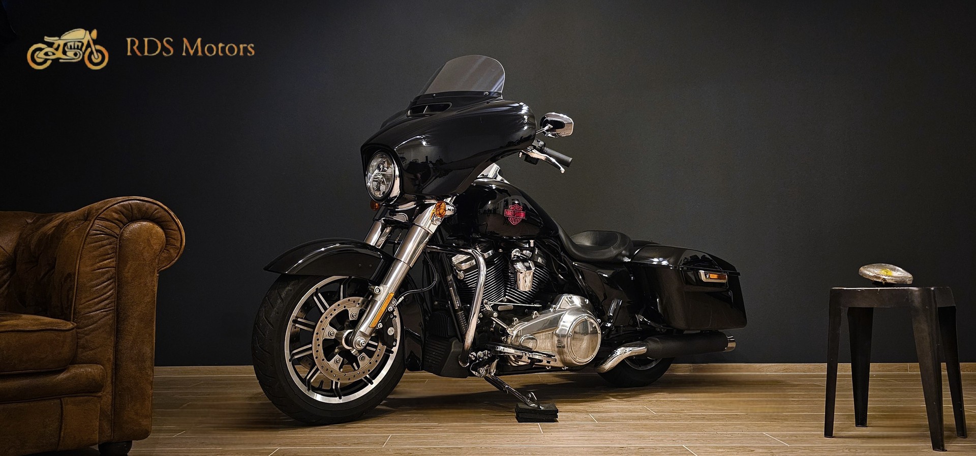 HARLEY-DAVIDSON FLHT El. Glide Standard-showroom-element-3