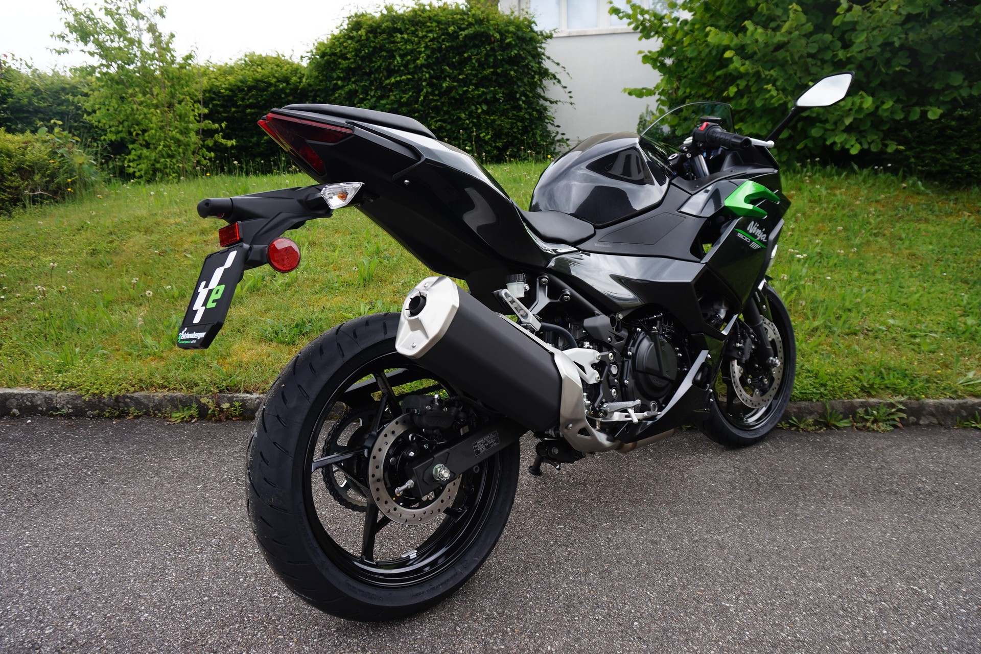 KAWASAKI Ninja 500 ABS MY25-showroom-element-3
