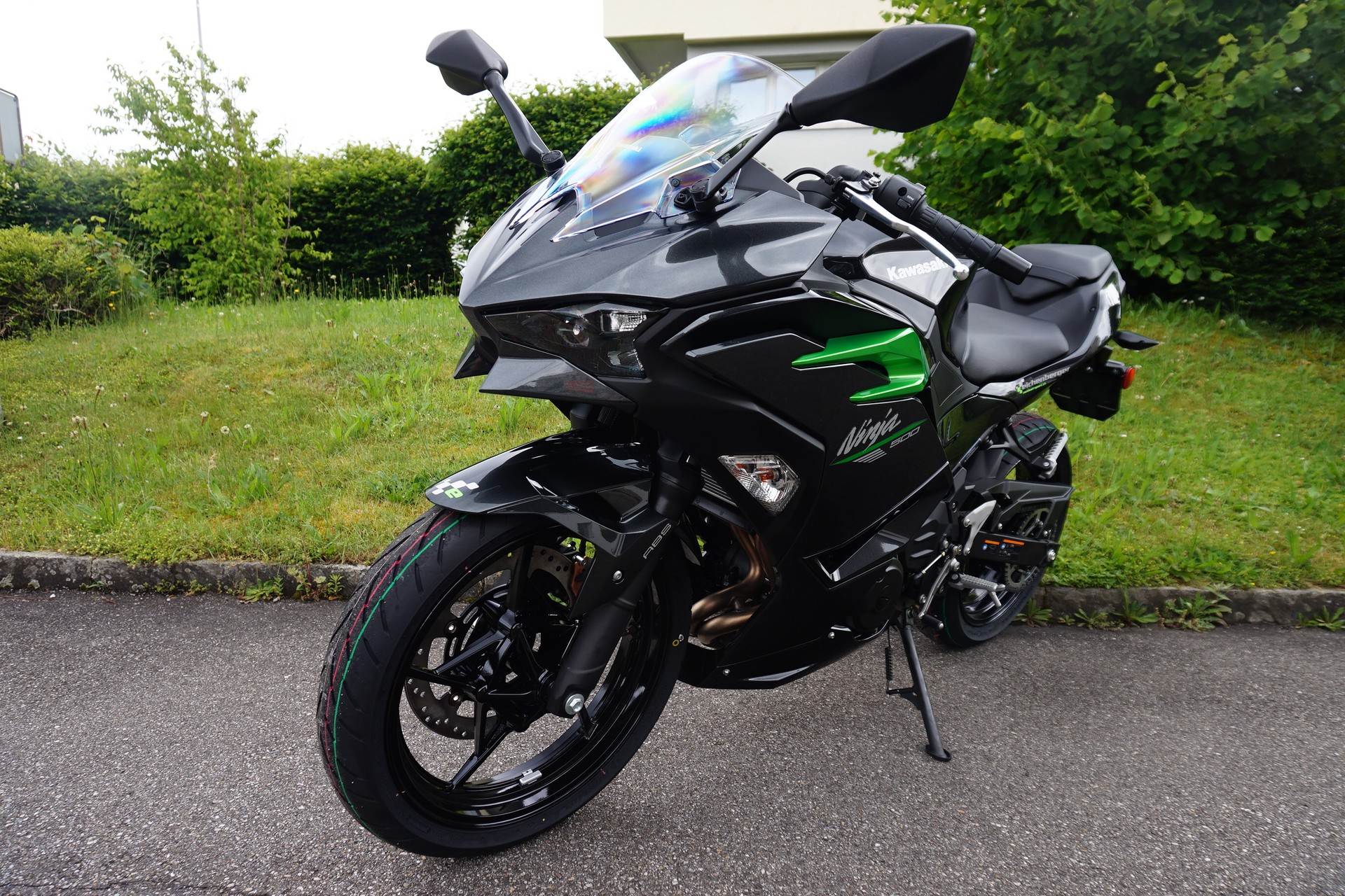 KAWASAKI Ninja 500 ABS MY25-showroom-element-1