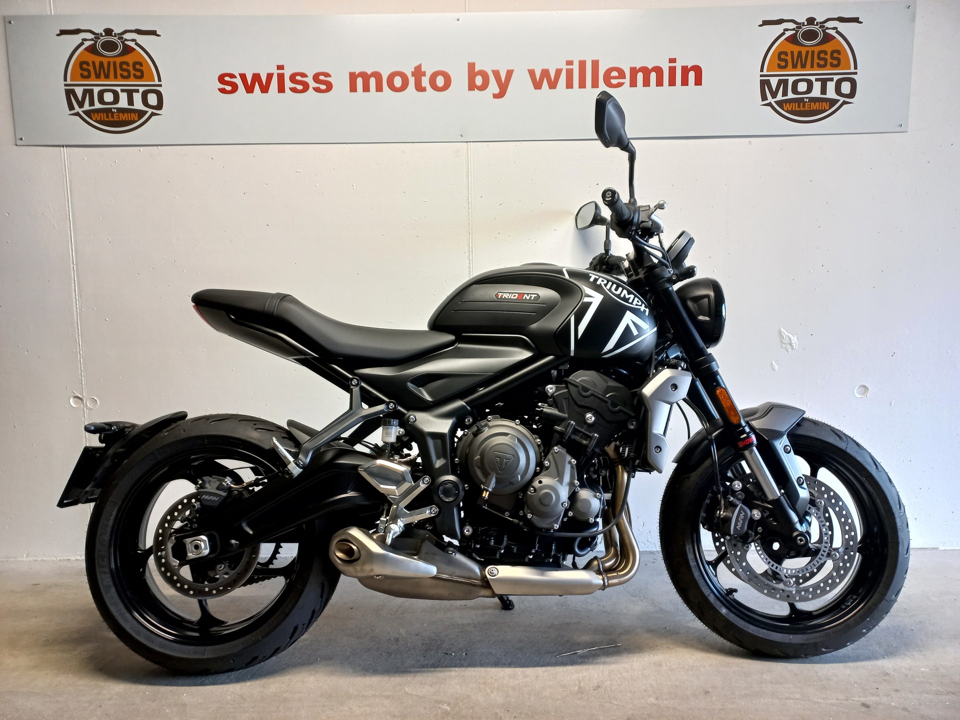 TRIUMPH Trident 660-showroom-element-1