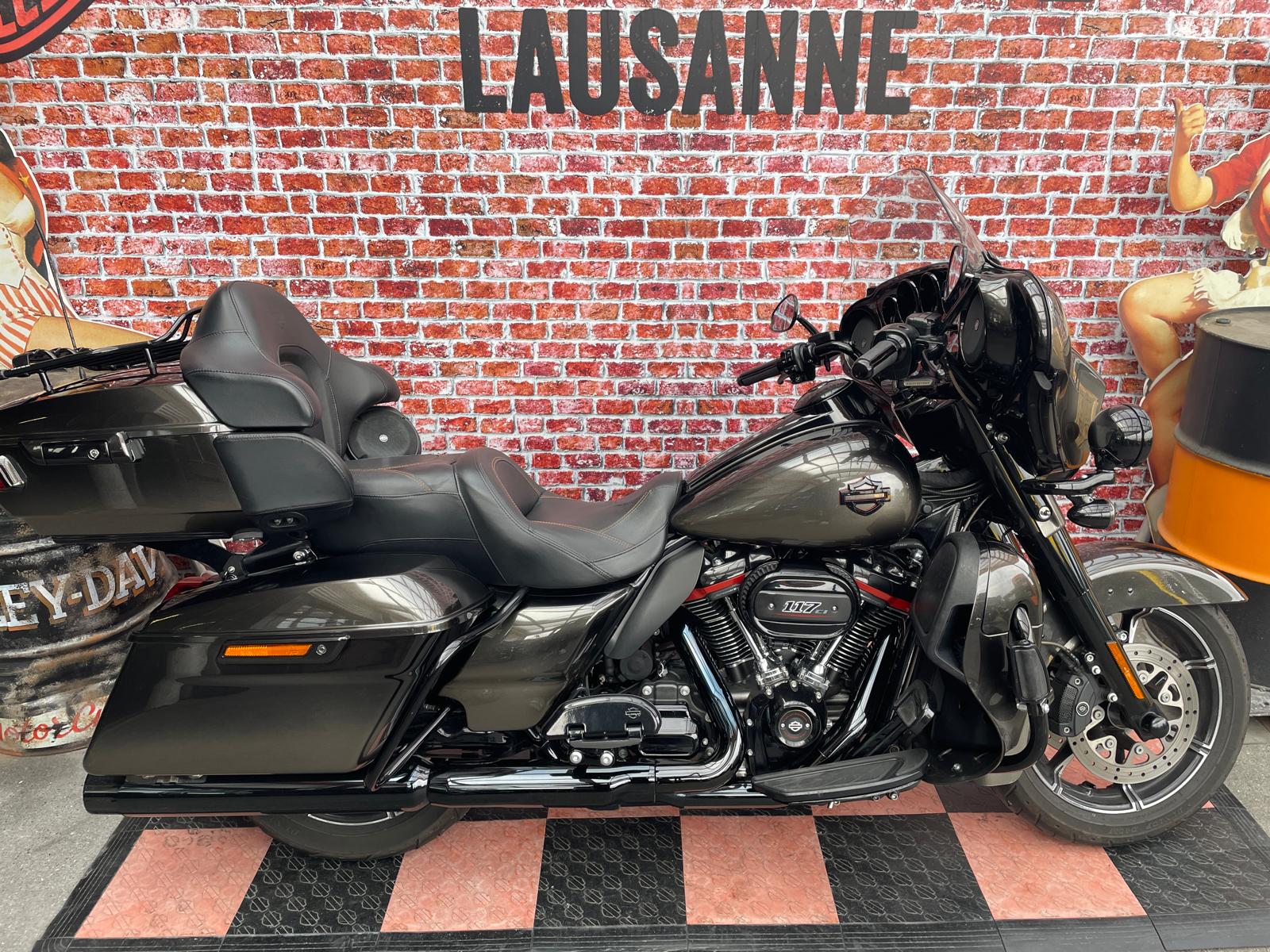 HARLEY-DAVIDSON FLHTKSE Electra Glide Ultra Limited 117 CVO-showroom-element-2