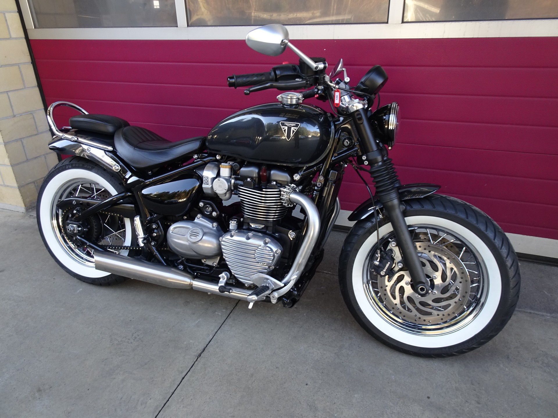 TRIUMPH Bonneville 1200 Speedmaster ABS-showroom-element-2