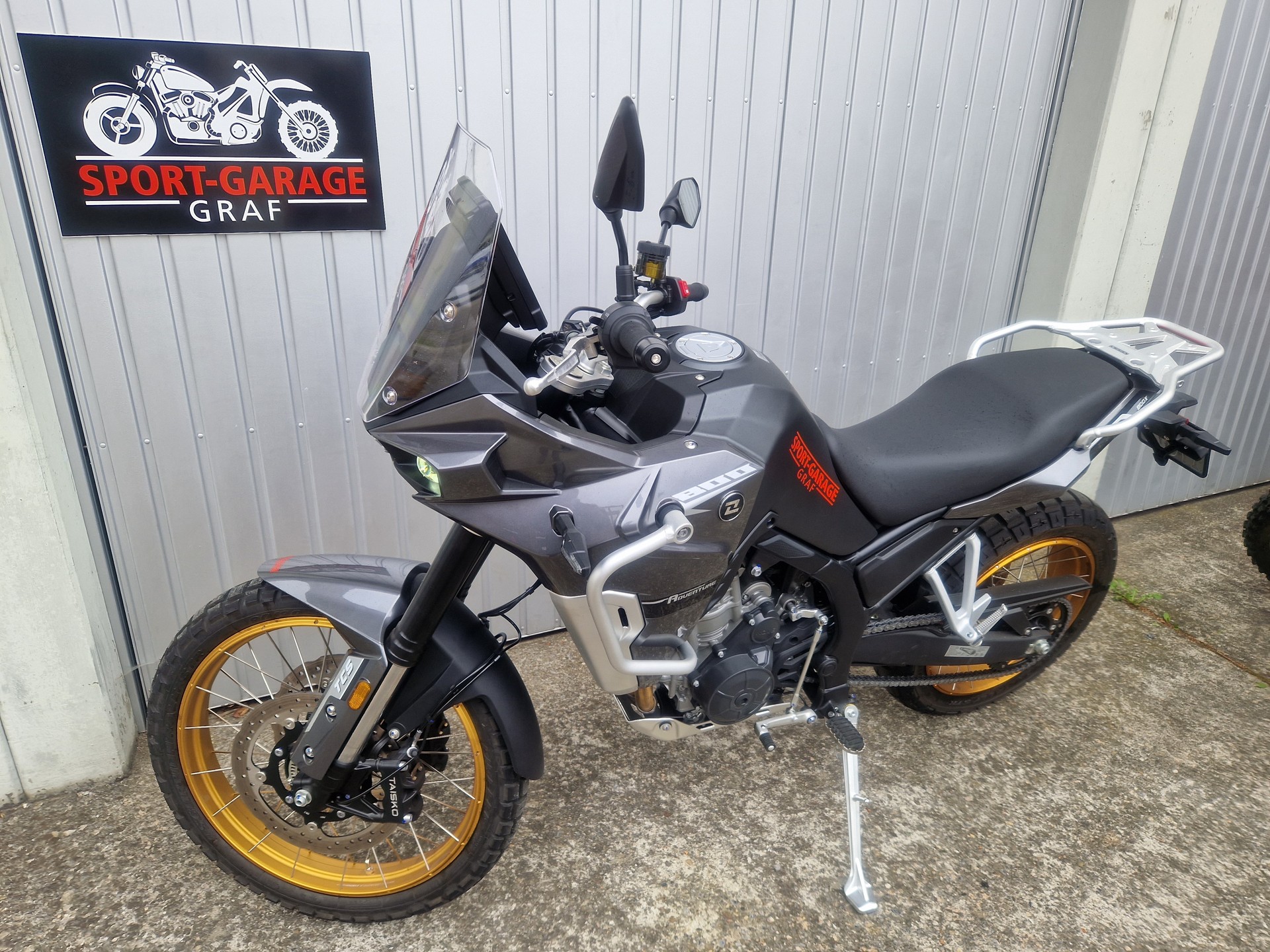KOVE 800 X Pro-showroom-element-1