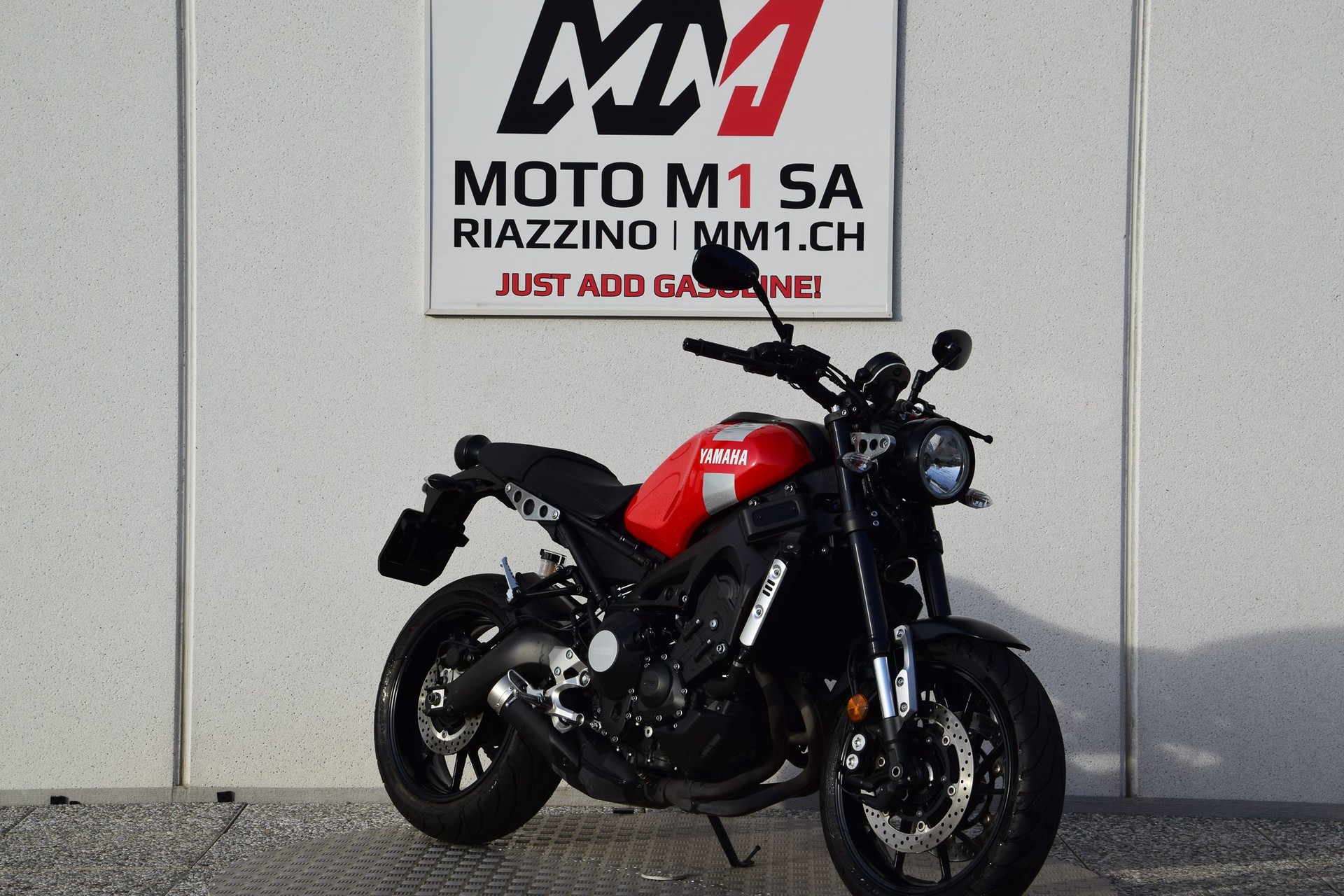 YAMAHA XSR 900-showroom-element-2