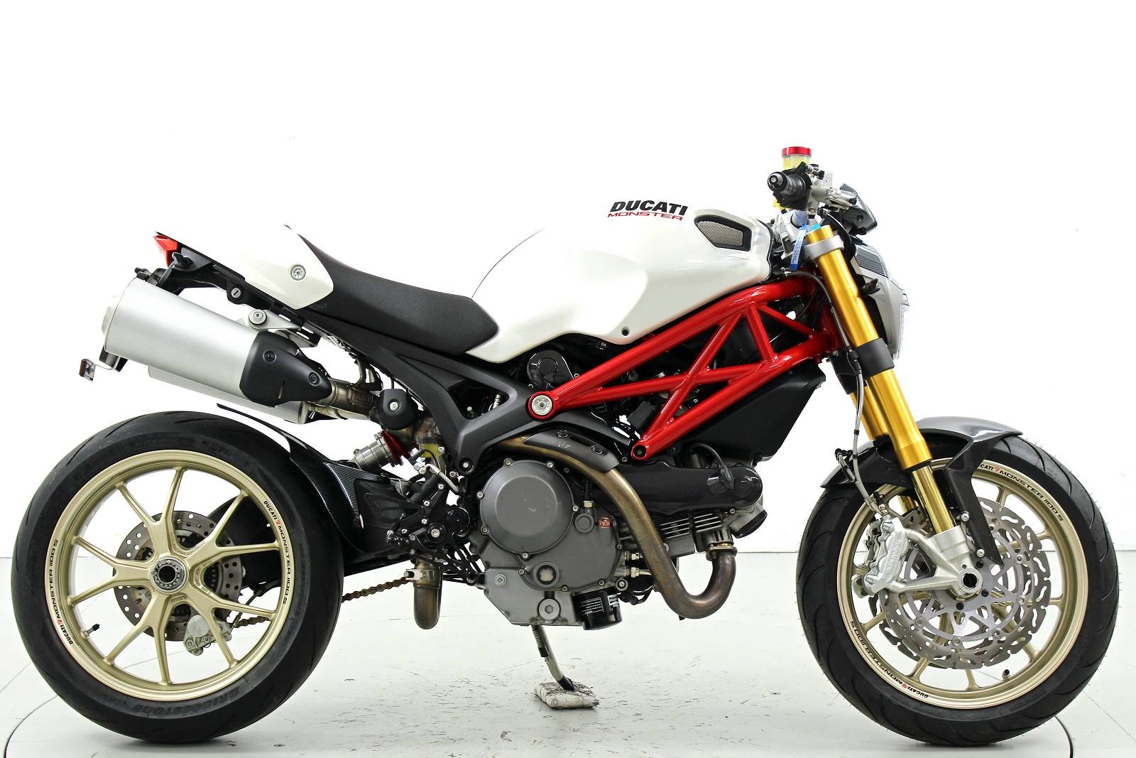DUCATI Monster 1100 (S)-showroom-element-3