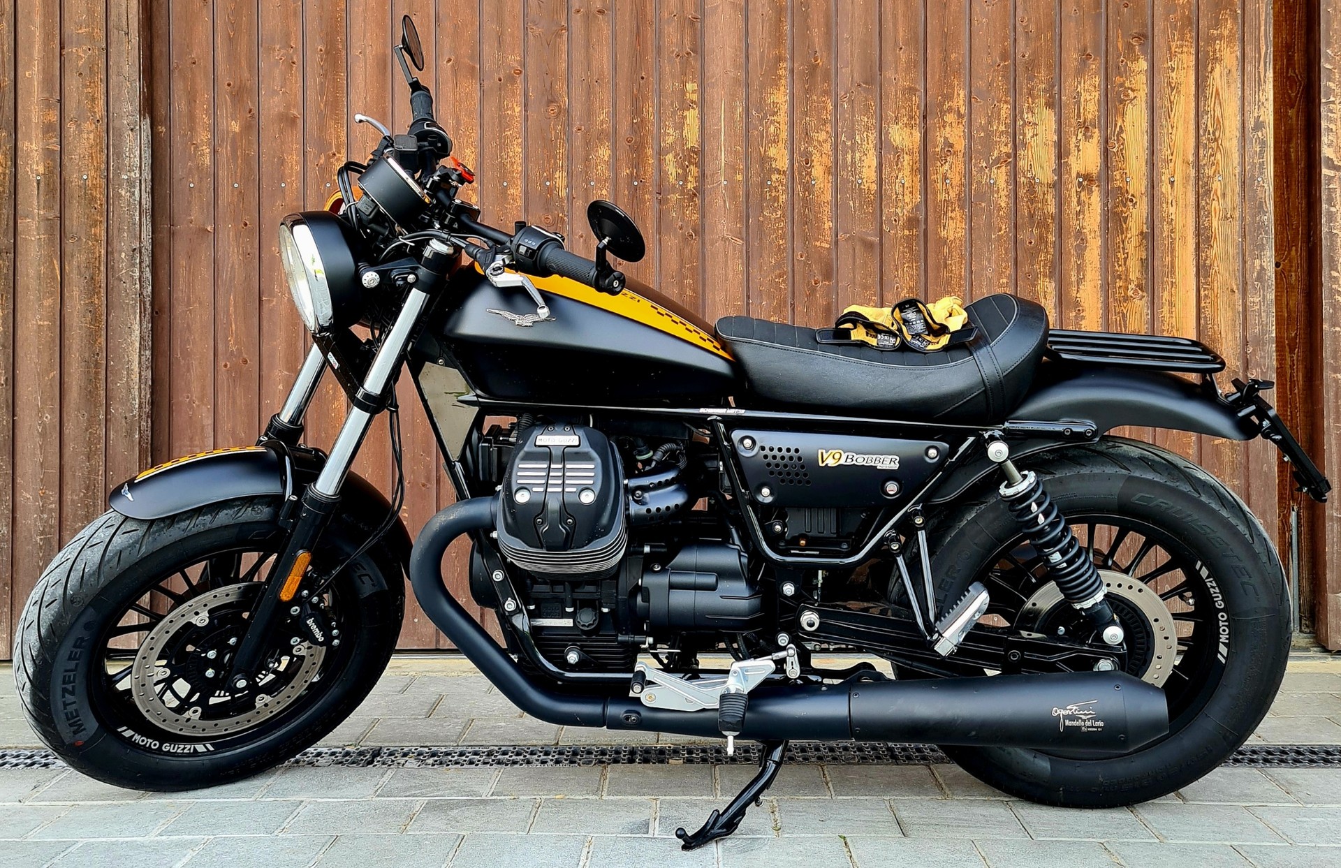 MOTO GUZZI V9 Bobber
