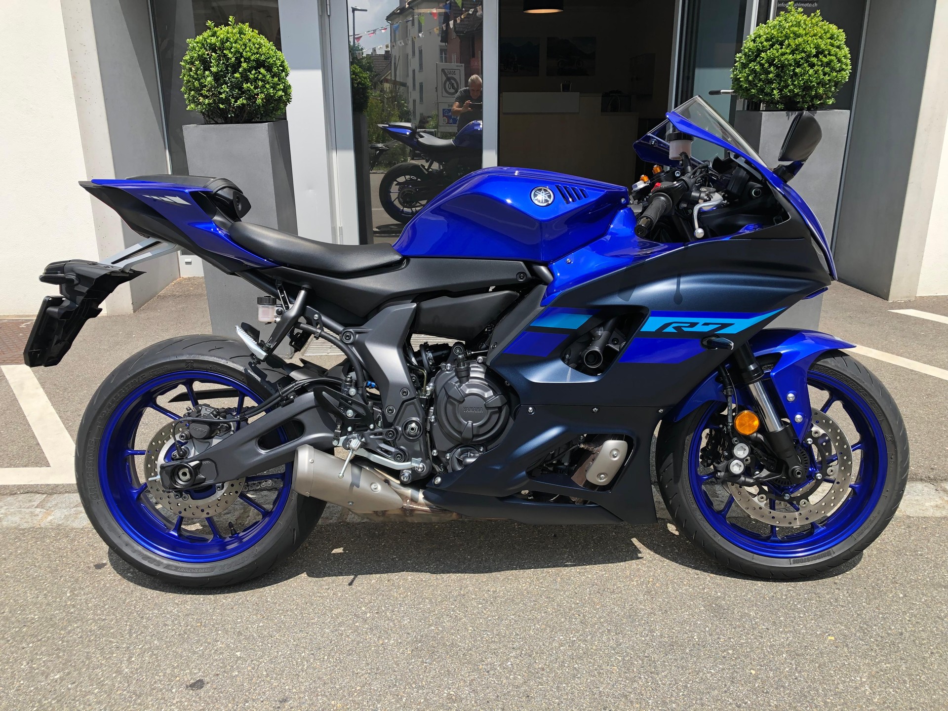 YAMAHA YZF-R7 (35kW)-showroom-element-1