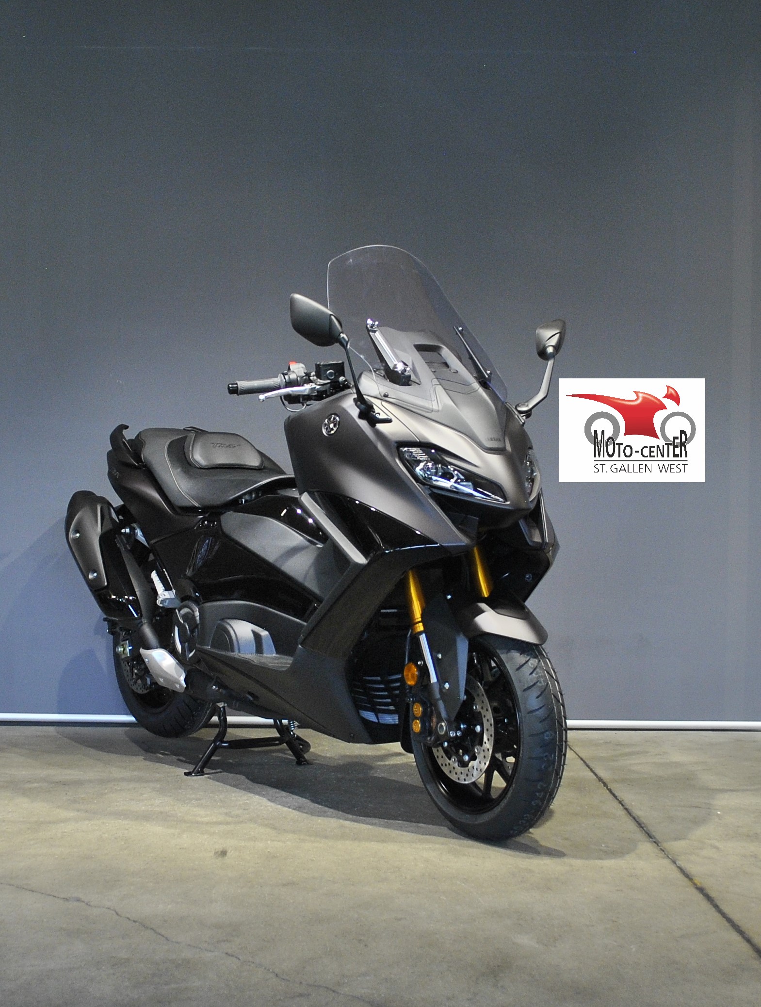 YAMAHA 560D