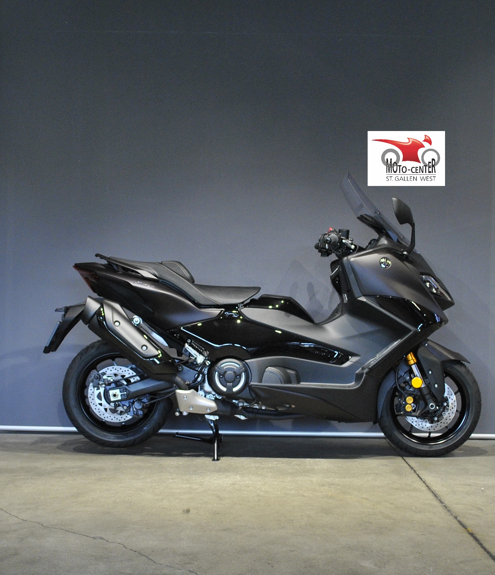 YAMAHA 560D-showroom-element-1