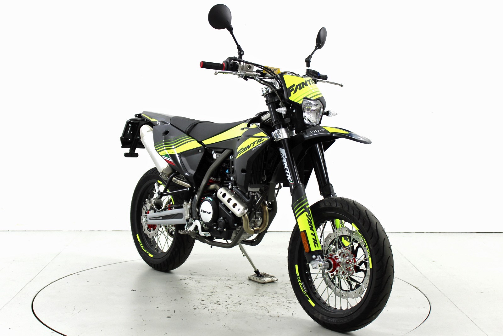 FANTIC XMF 125 Motard Performance-showroom-element-1