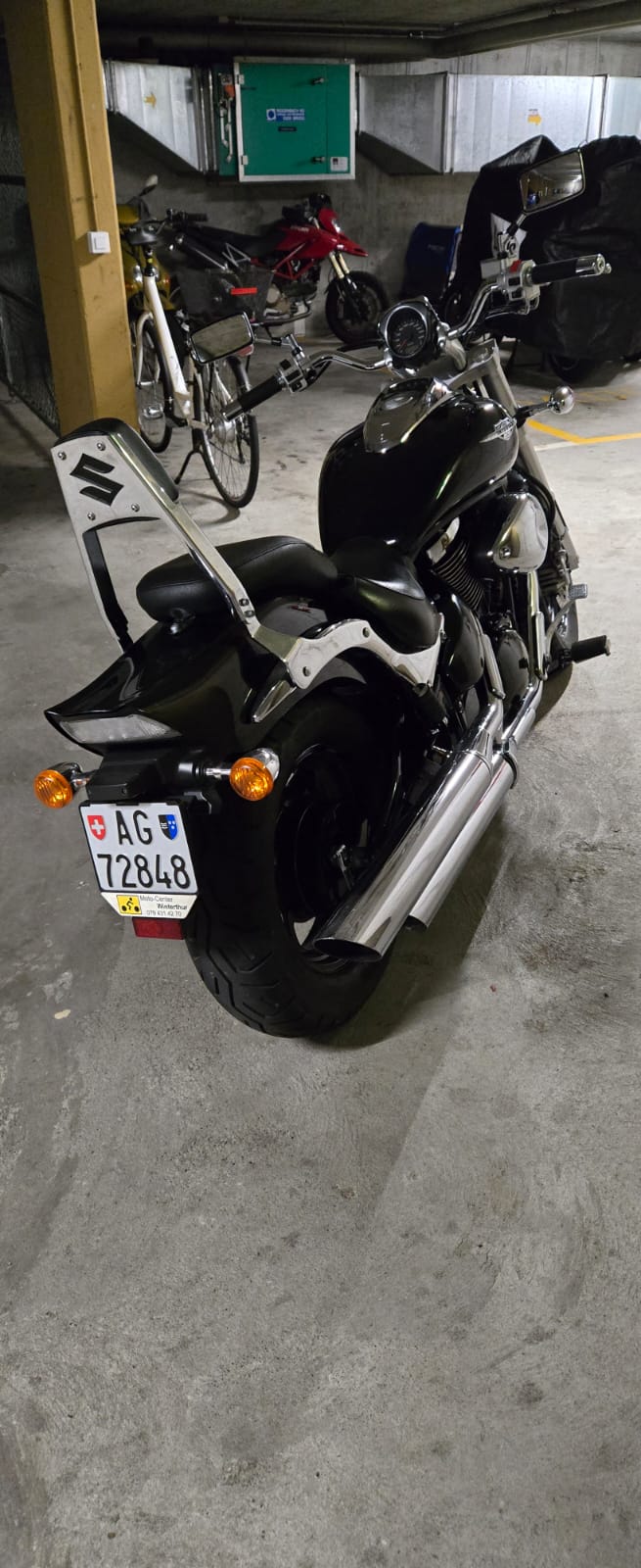 SUZUKI M 800 Intruder-image-3