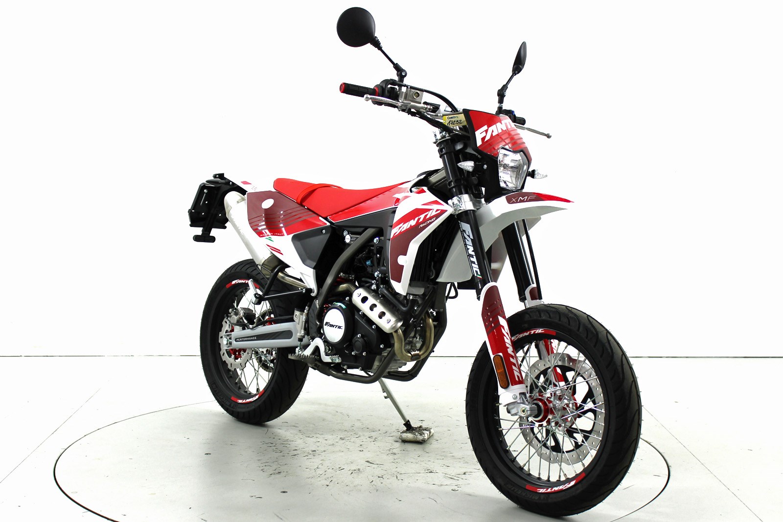 FANTIC XMF 125 Motard Performance-showroom-element-1