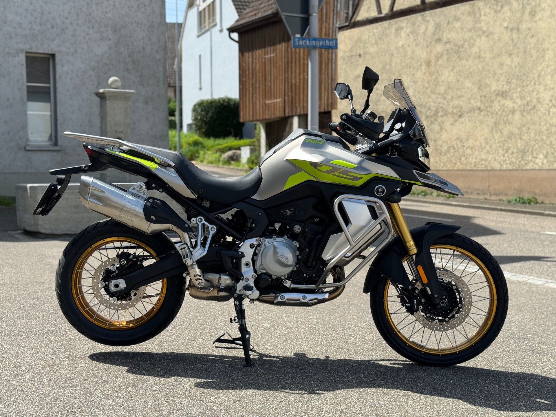 VOGE DS 900 X-showroom-element-1
