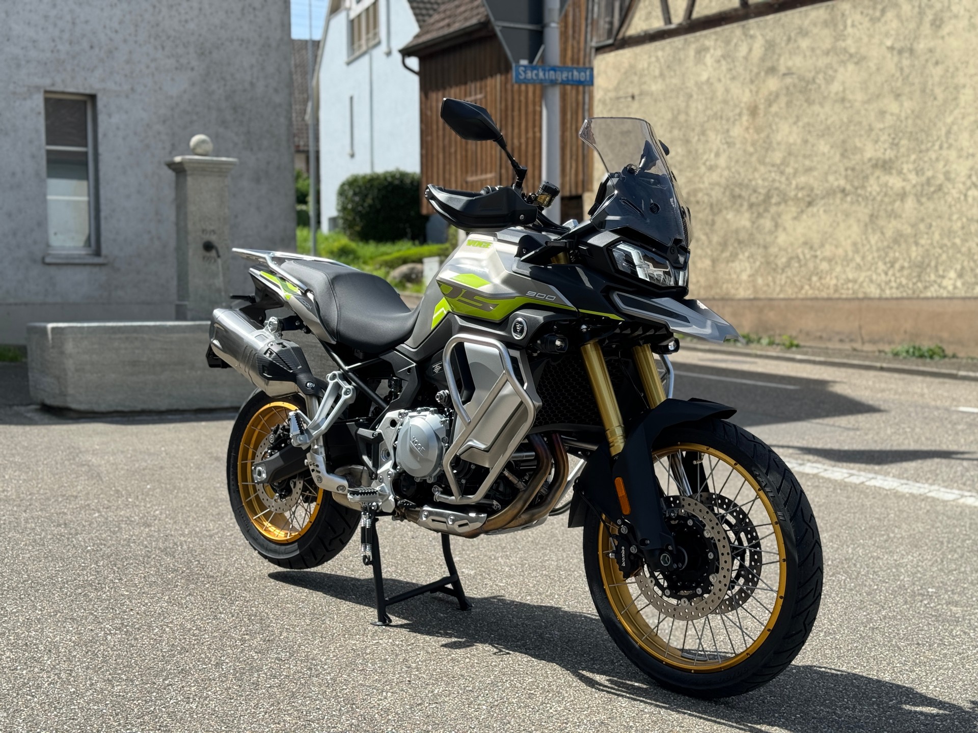 VOGE DS 900 X-showroom-element-2