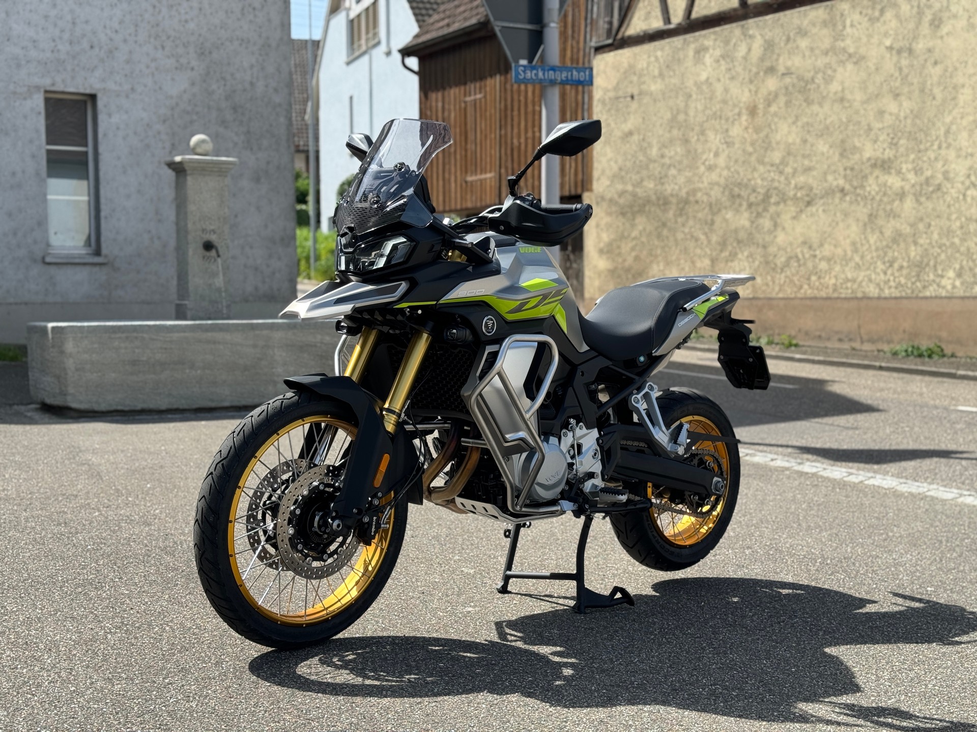 VOGE DS 900 X-showroom-element-3
