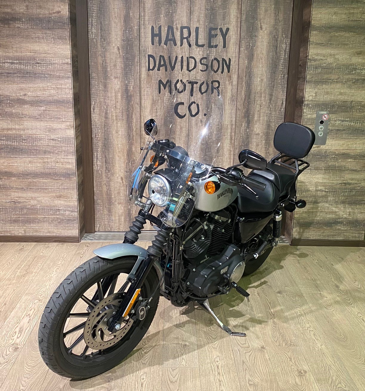 HARLEY-DAVIDSON XL 883 N Sportster Iron ABS-image-2