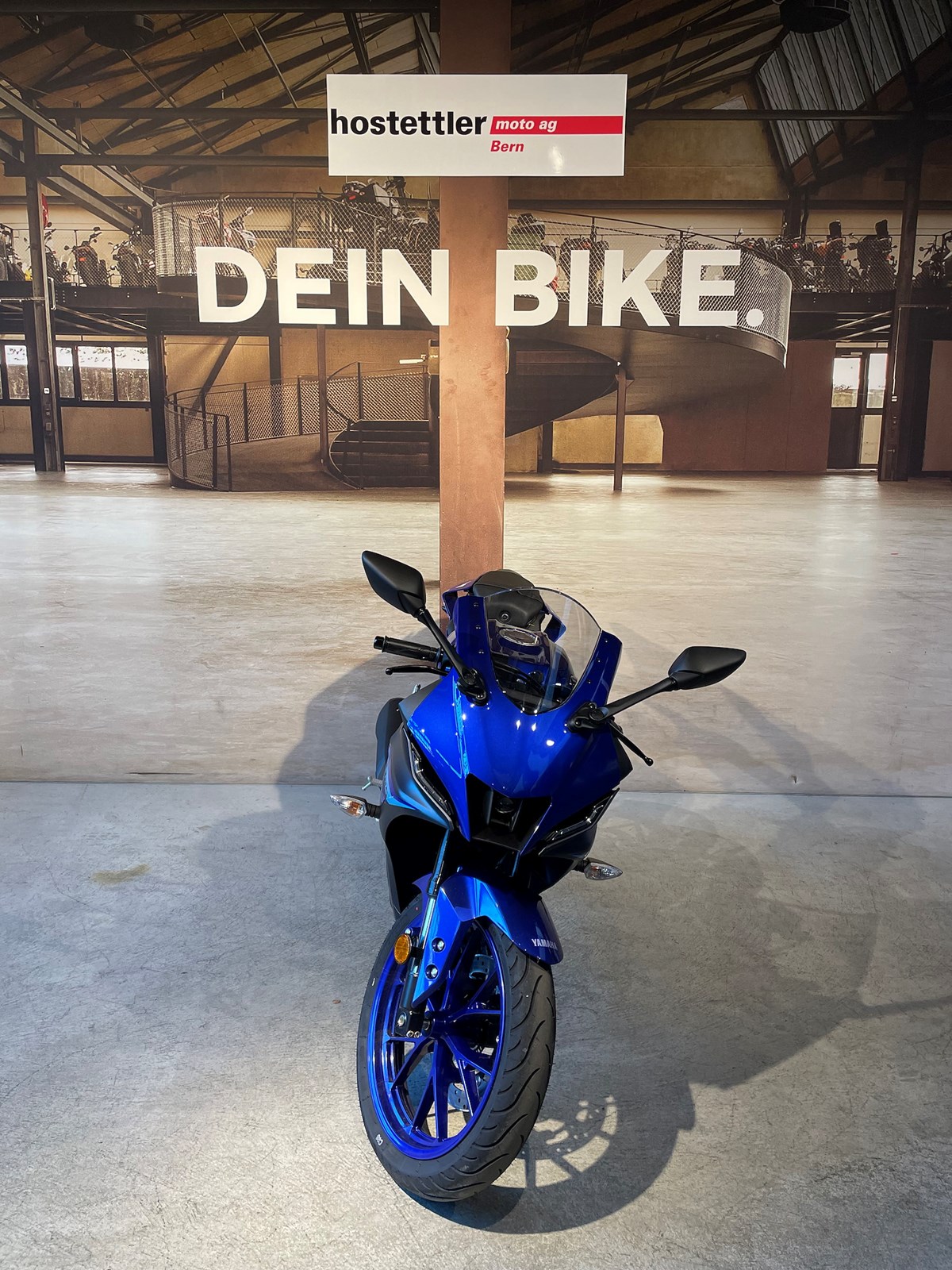 YAMAHA YZF-R 125-showroom-element-3