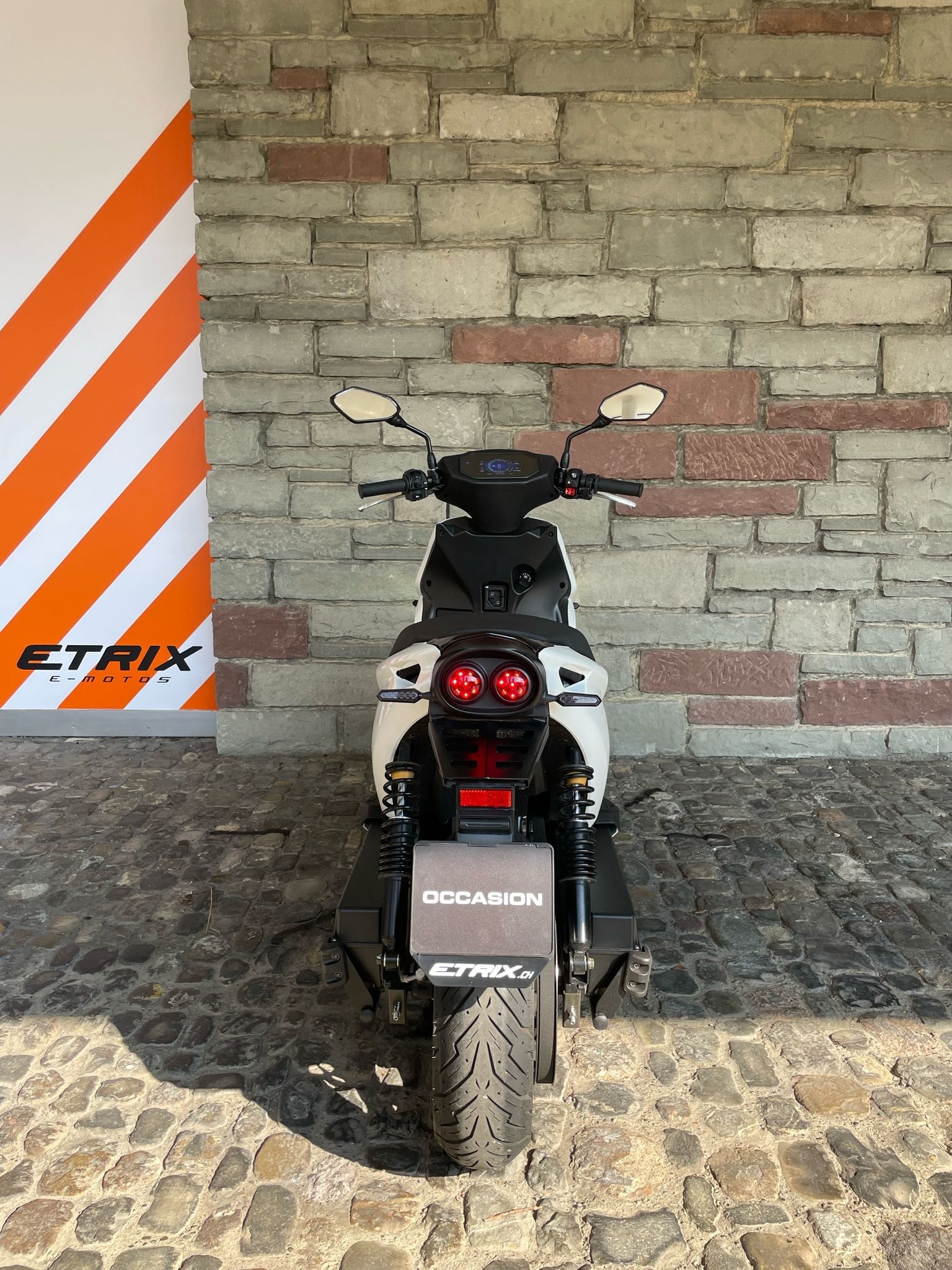 RAY Ray 7.7 Charger 3.3kW & T2 Premium-showroom-element-3