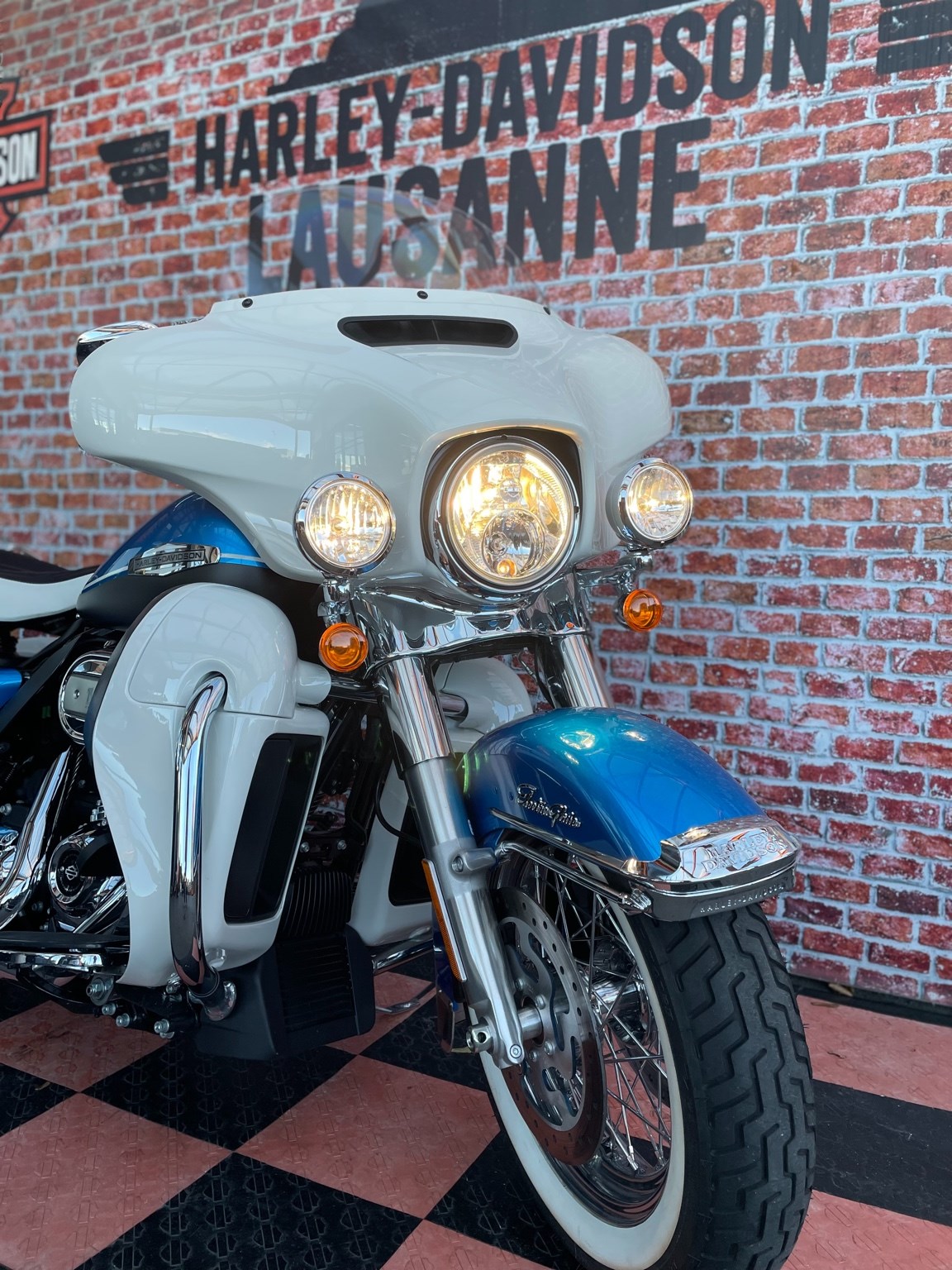 HARLEY-DAVIDSON FLH Electra Glide Revial 114-showroom-element-3