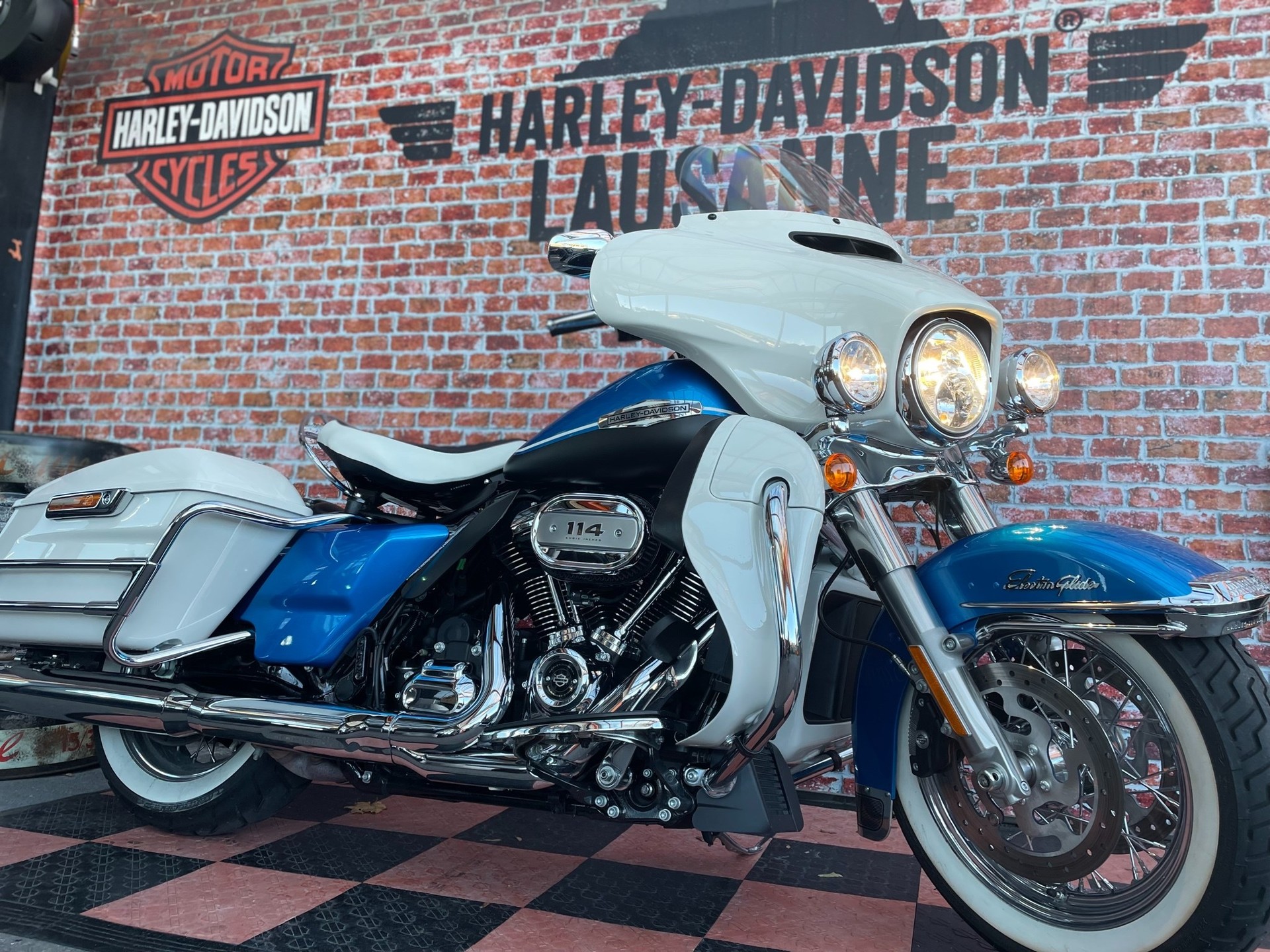 HARLEY-DAVIDSON FLH Electra Glide Revial 114-showroom-element-2