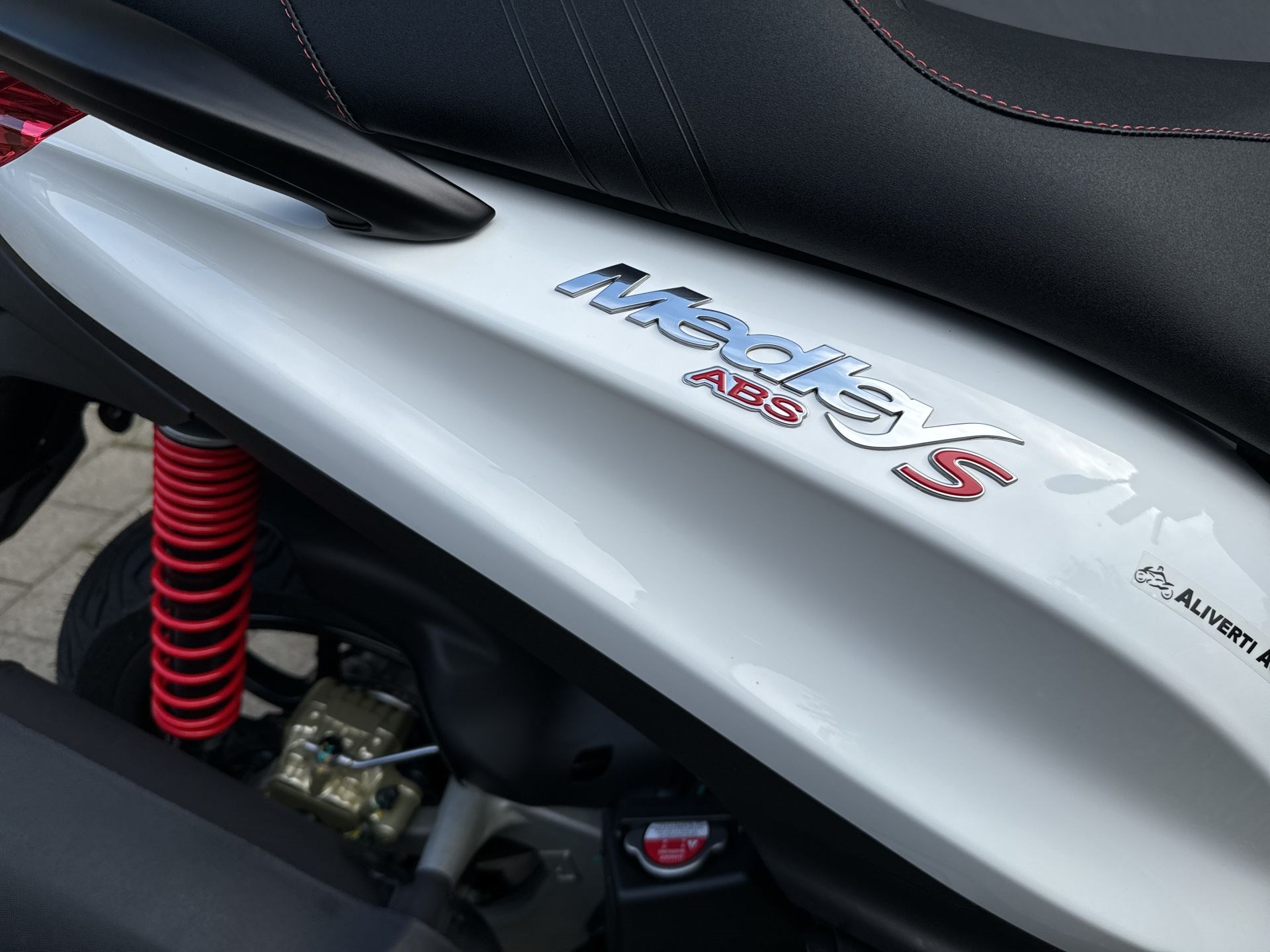PIAGGIO Medley 125 Sport-image-12