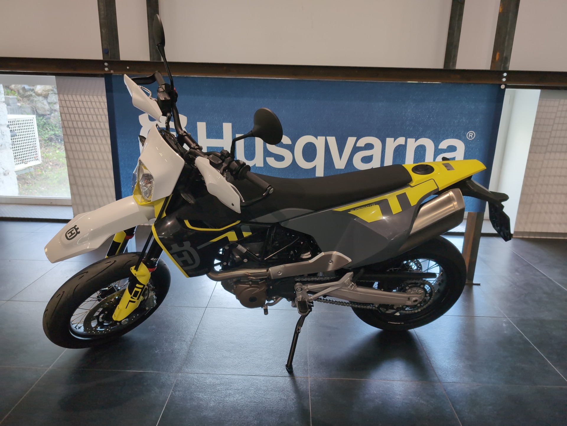 HUSQVARNA 701 Supermoto