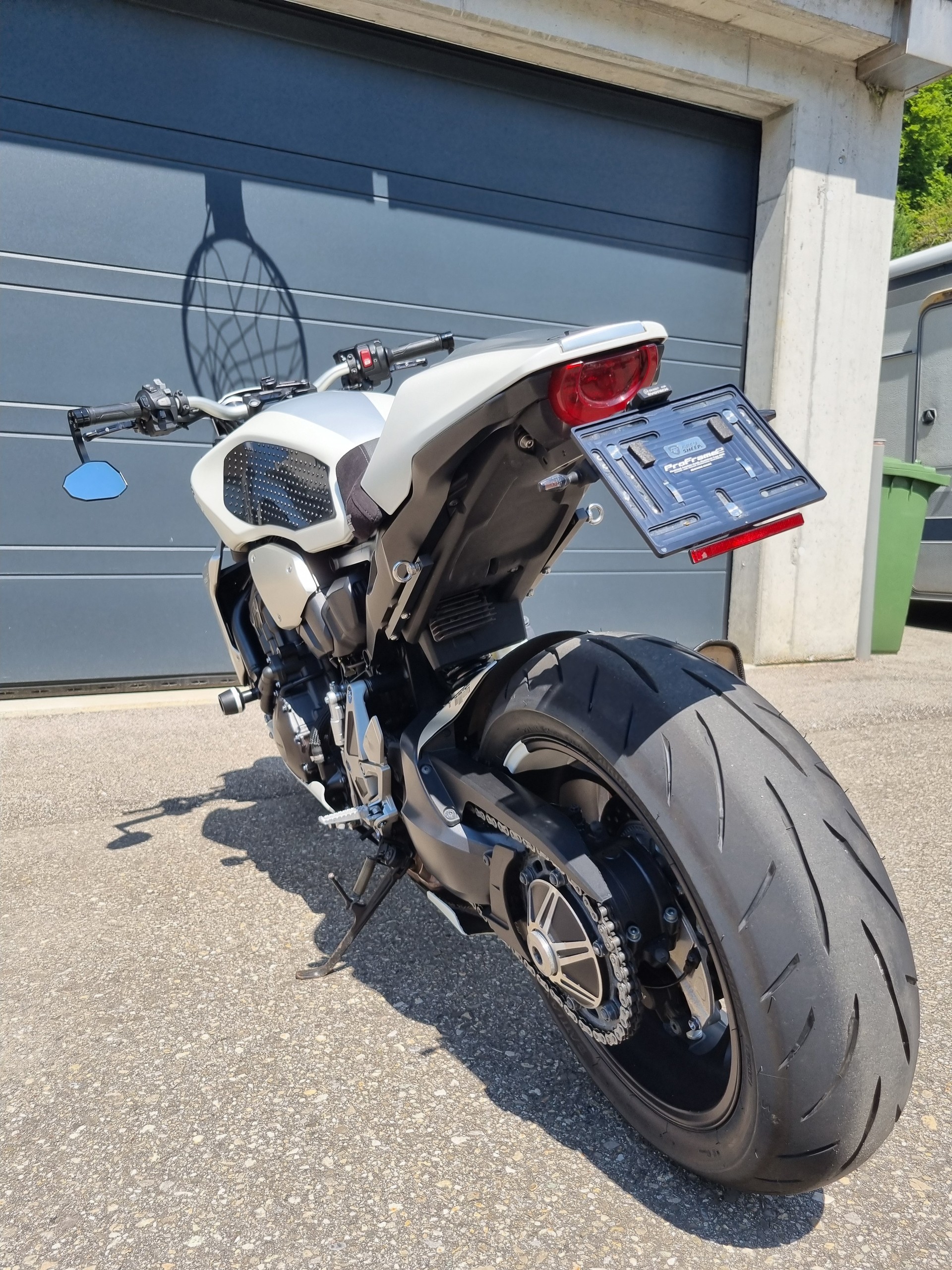 HONDA CB 1000 R Swiss Limited Edition ABS-showroom-element-2