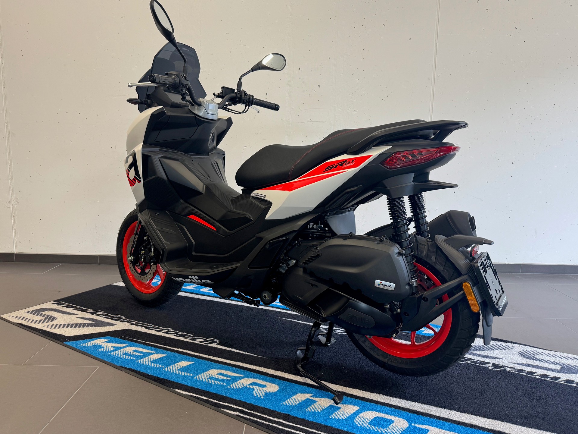 APRILIA SR GT Sport 200-showroom-element-3