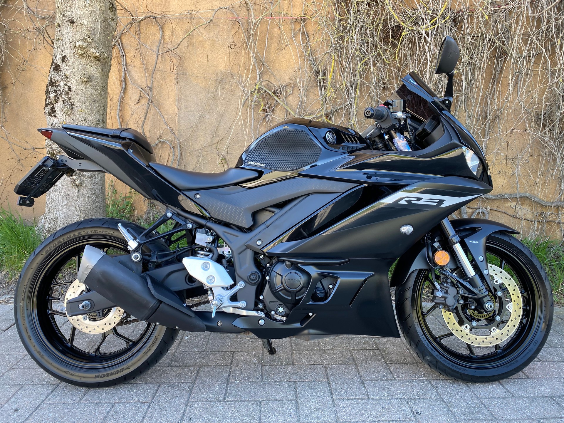 YAMAHA YZF-R3