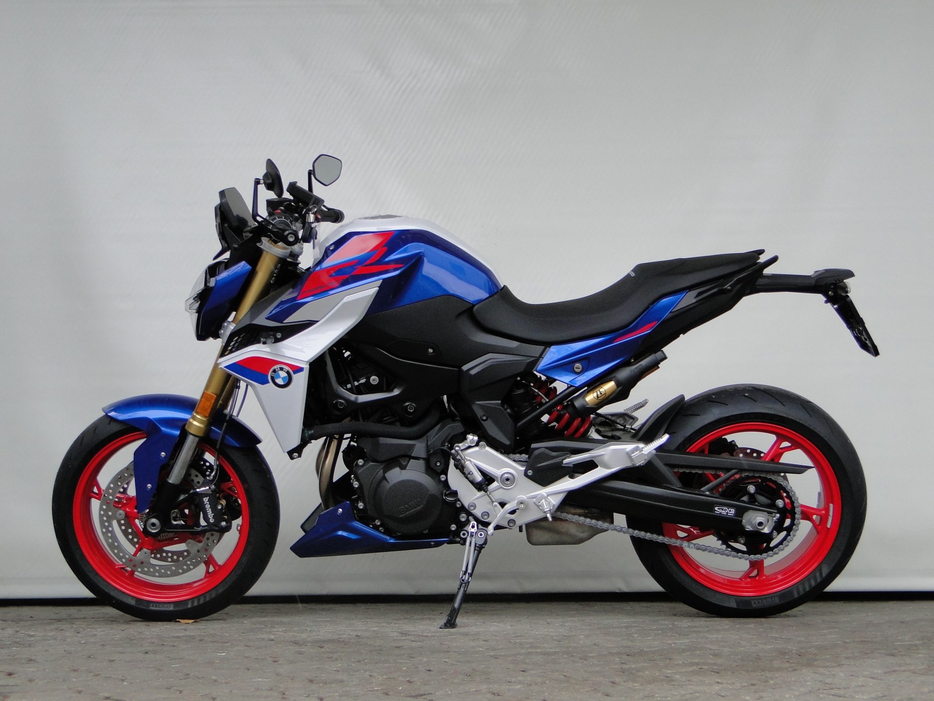BMW F 900 R 0.9% LEASING