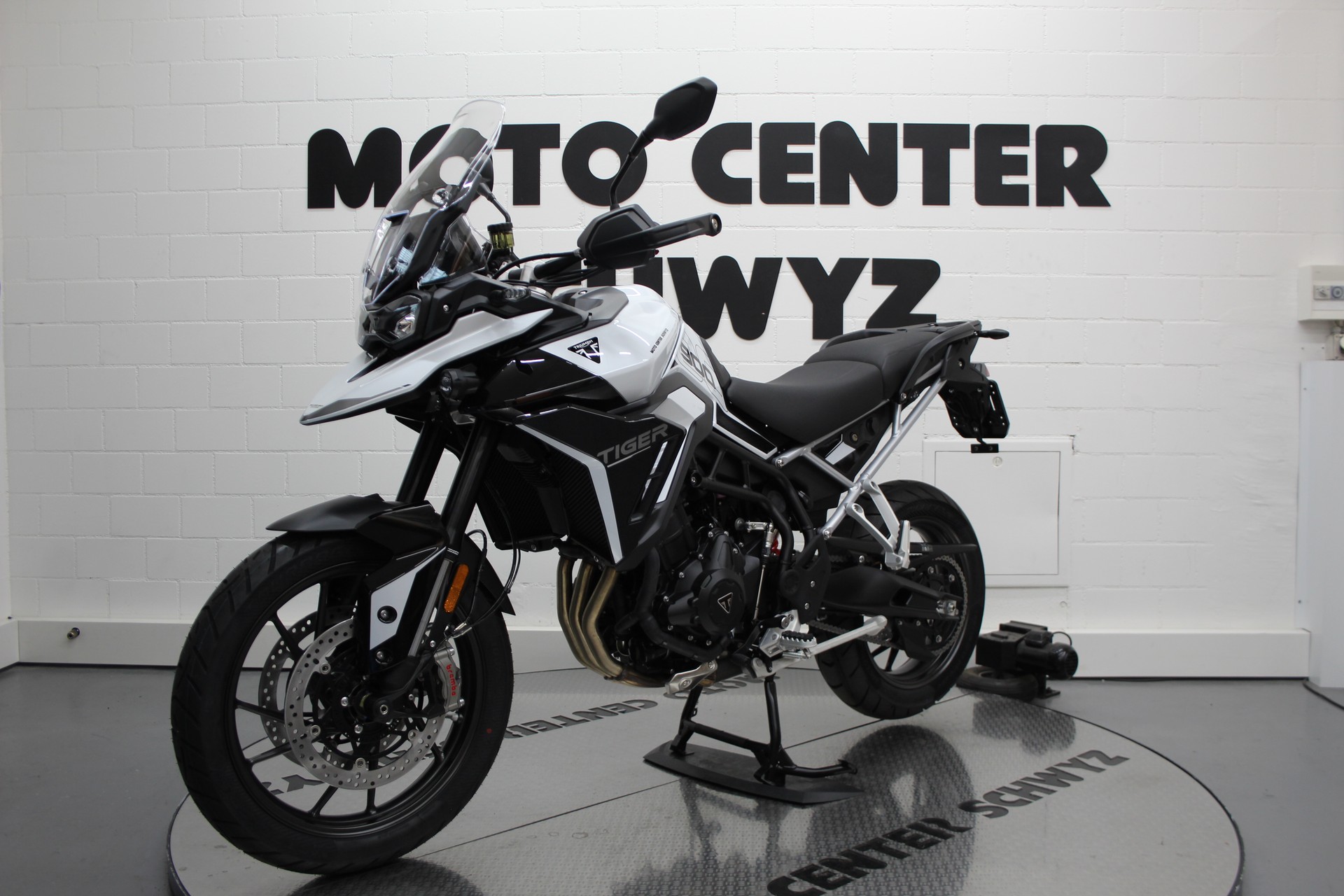 TRIUMPH Tiger 900 GT Pro-showroom-element-3