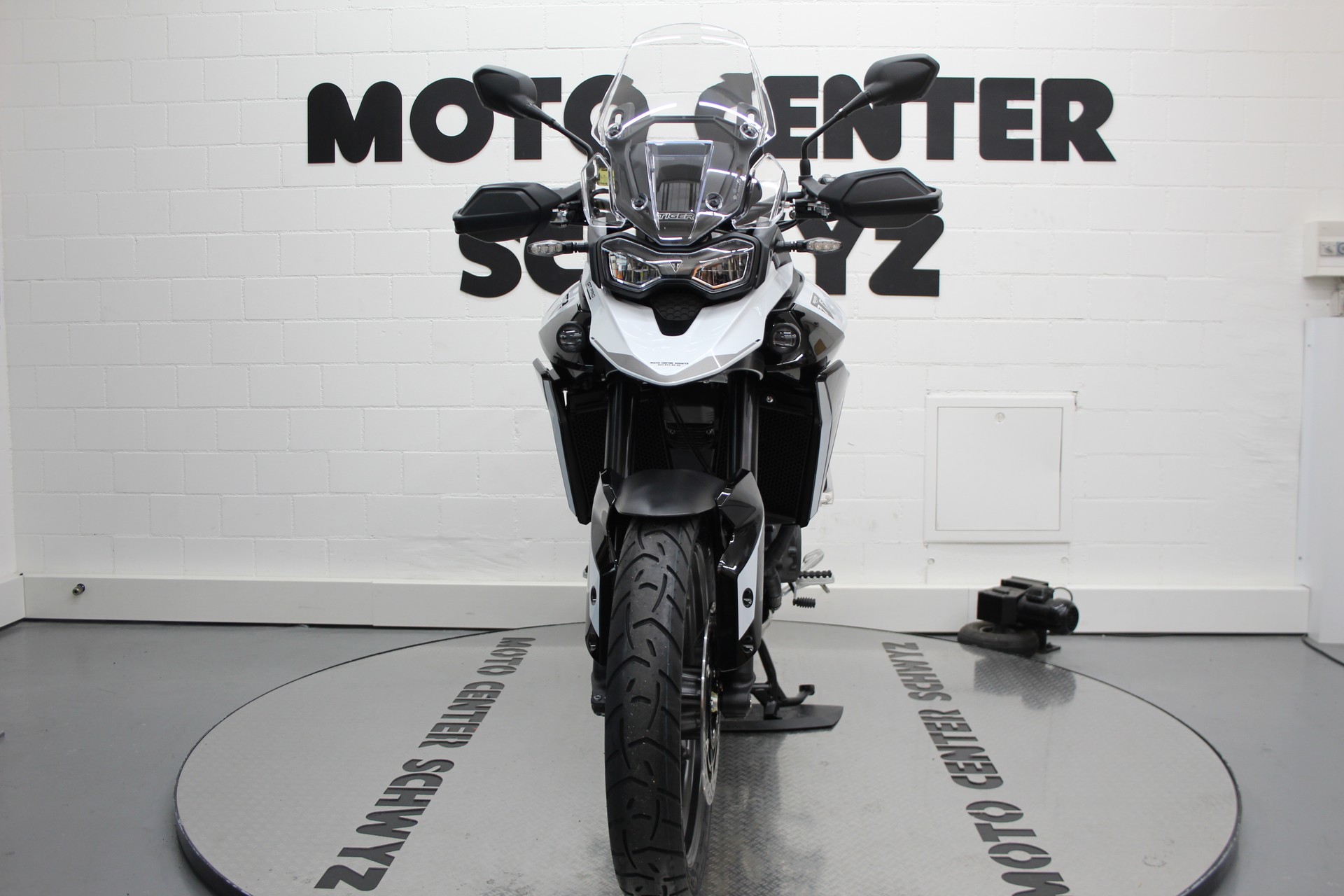 TRIUMPH Tiger 900 GT Pro-showroom-element-2