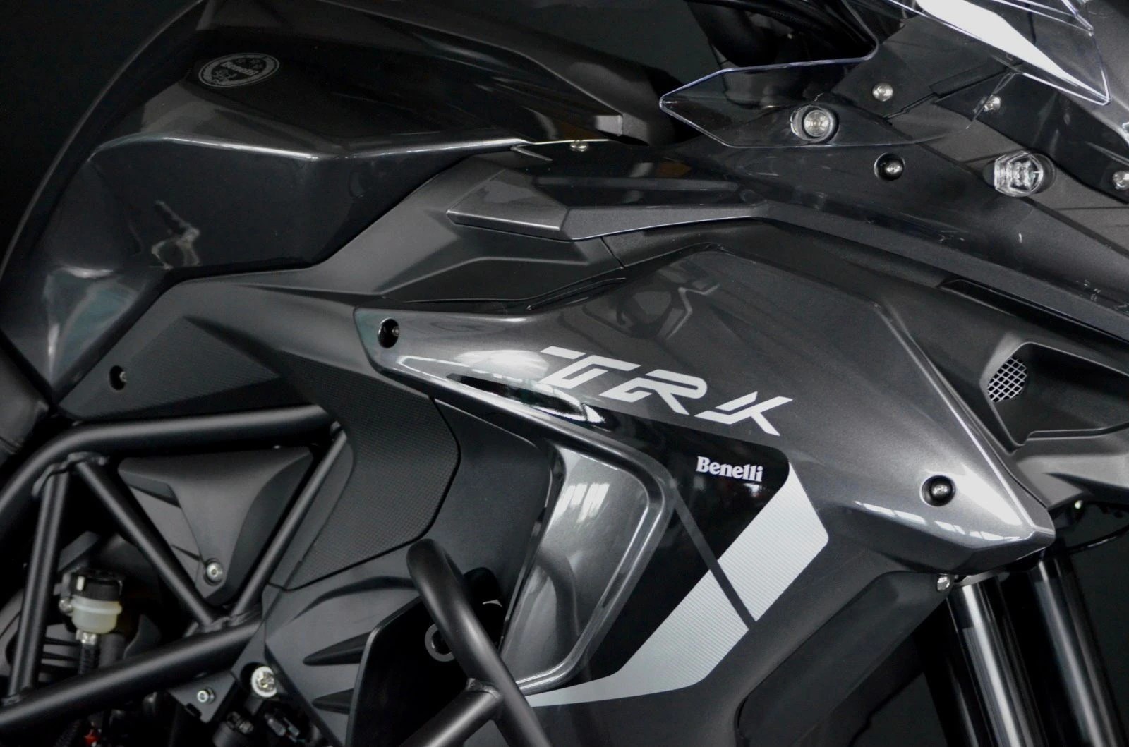 BENELLI TRK 502-showroom-element-3