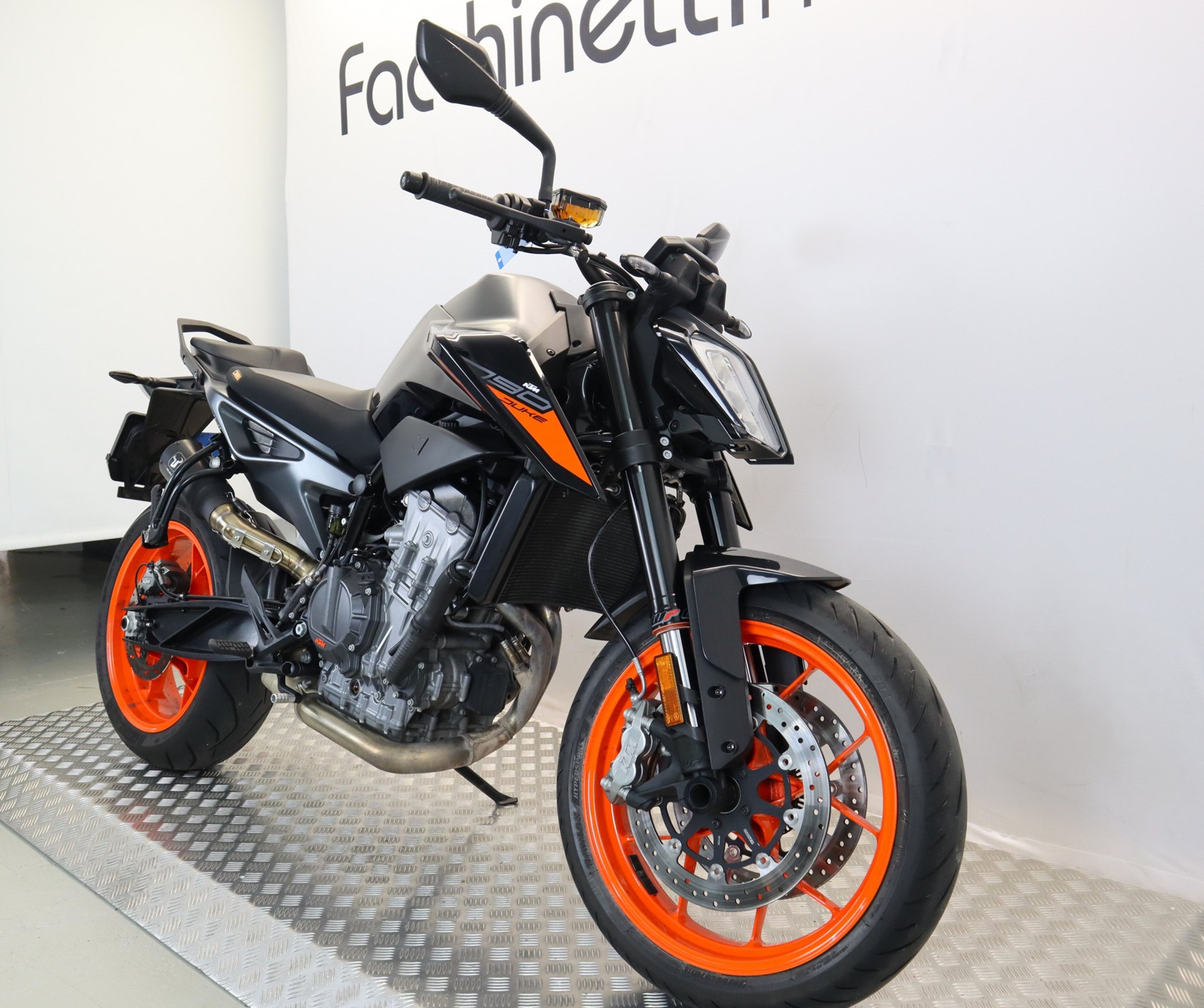 KTM 790 Duke L-showroom-element-2
