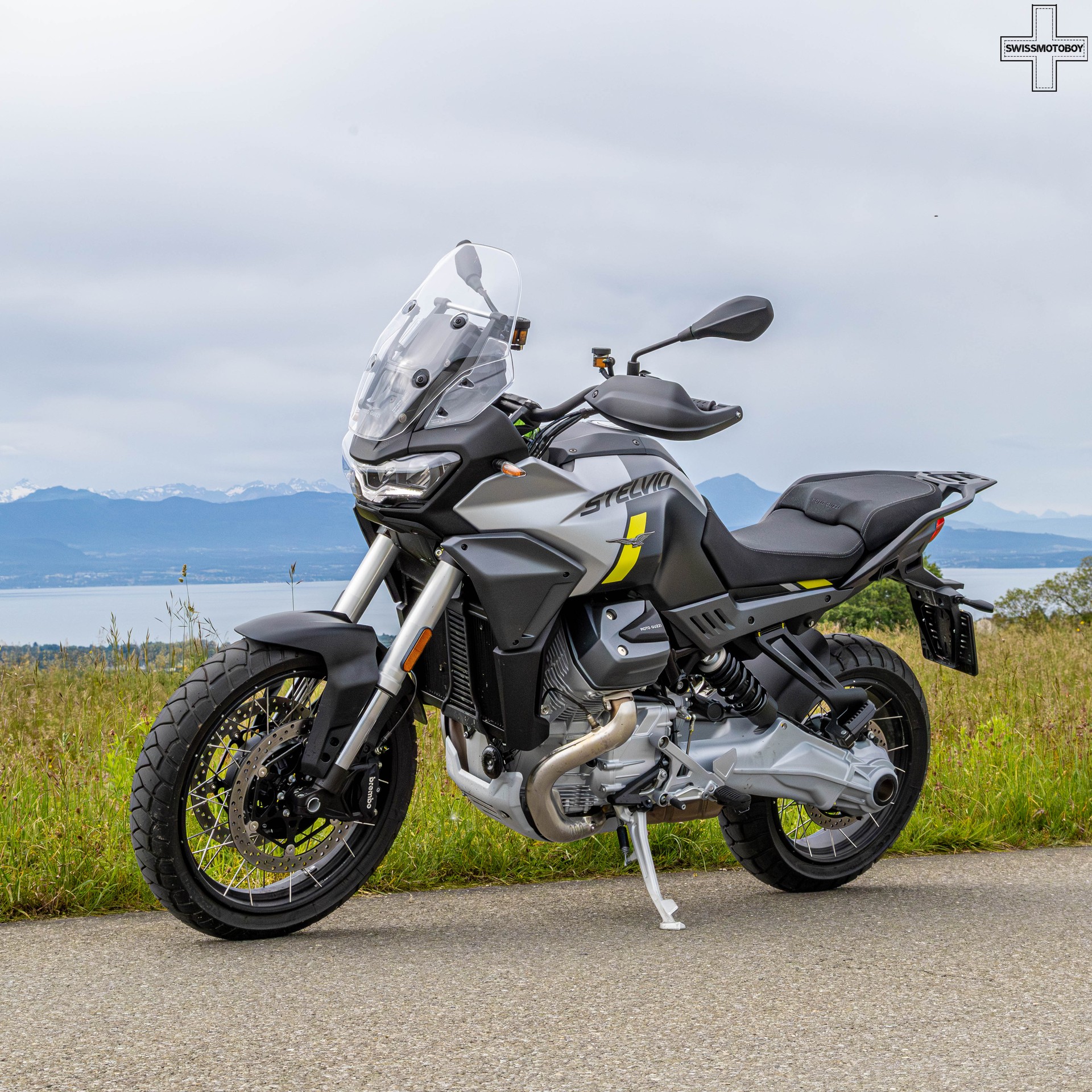 MOTO GUZZI Stelvio-showroom-element-1