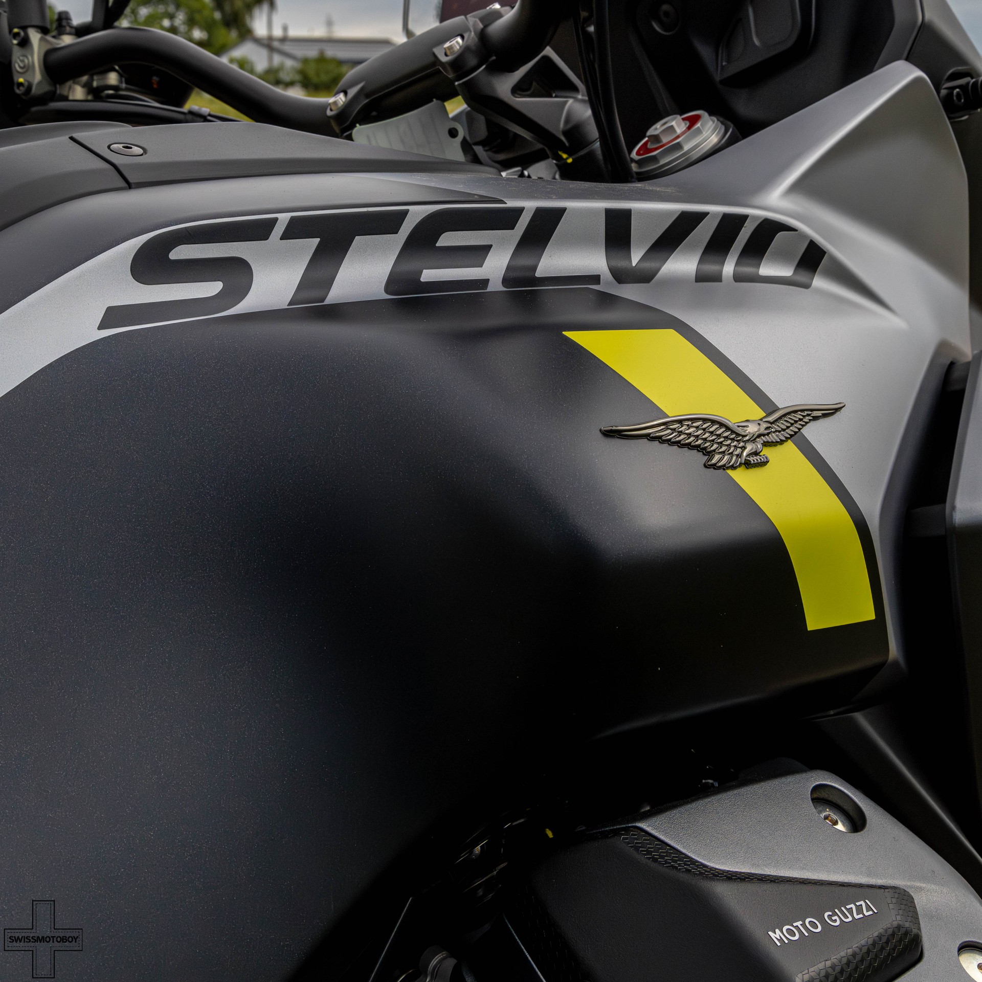 MOTO GUZZI Stelvio-showroom-element-3