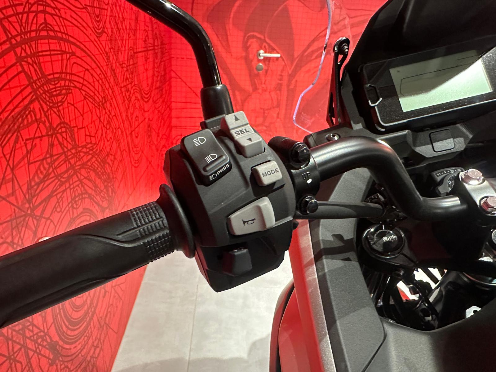 HONDA NC 750 X-showroom-element-2