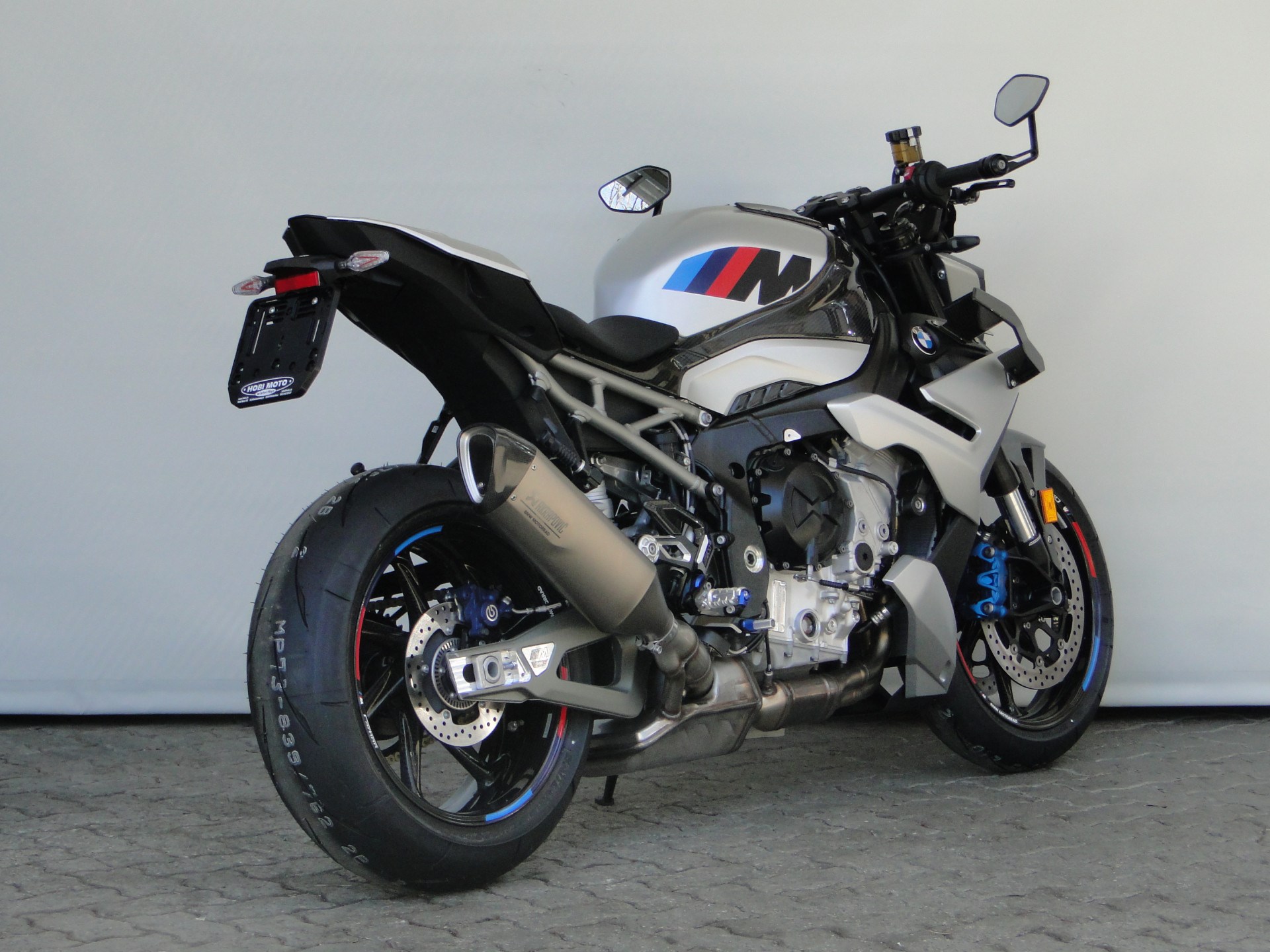 BMW M 1000 R Competition Competition mit M Titan-Abgasanlage-showroom-element-3