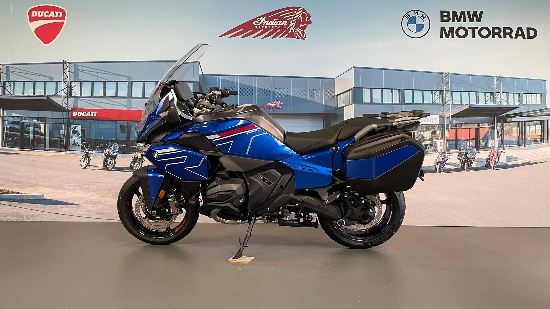 BMW 1300 RT-showroom-element-3