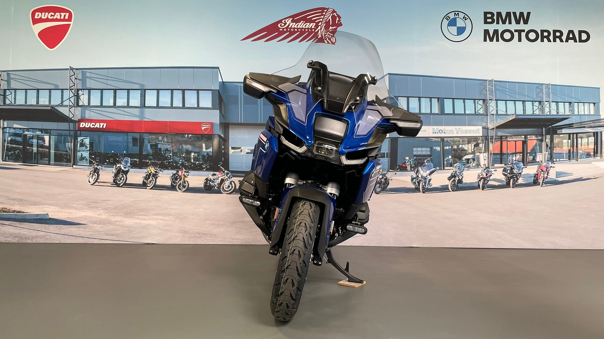 BMW 1300 RT-showroom-element-1