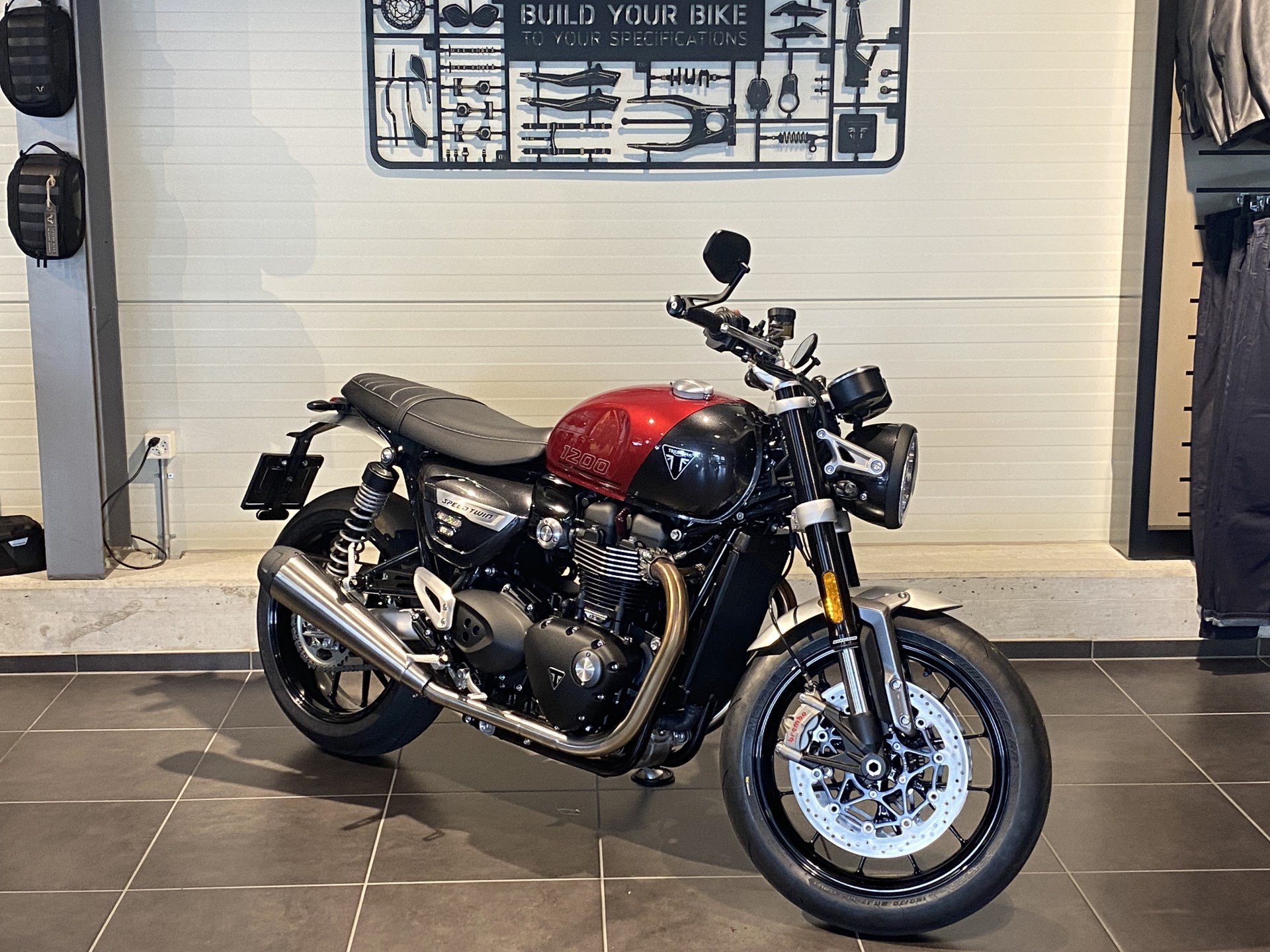 TRIUMPH Speed Twin 1200-showroom-element-2